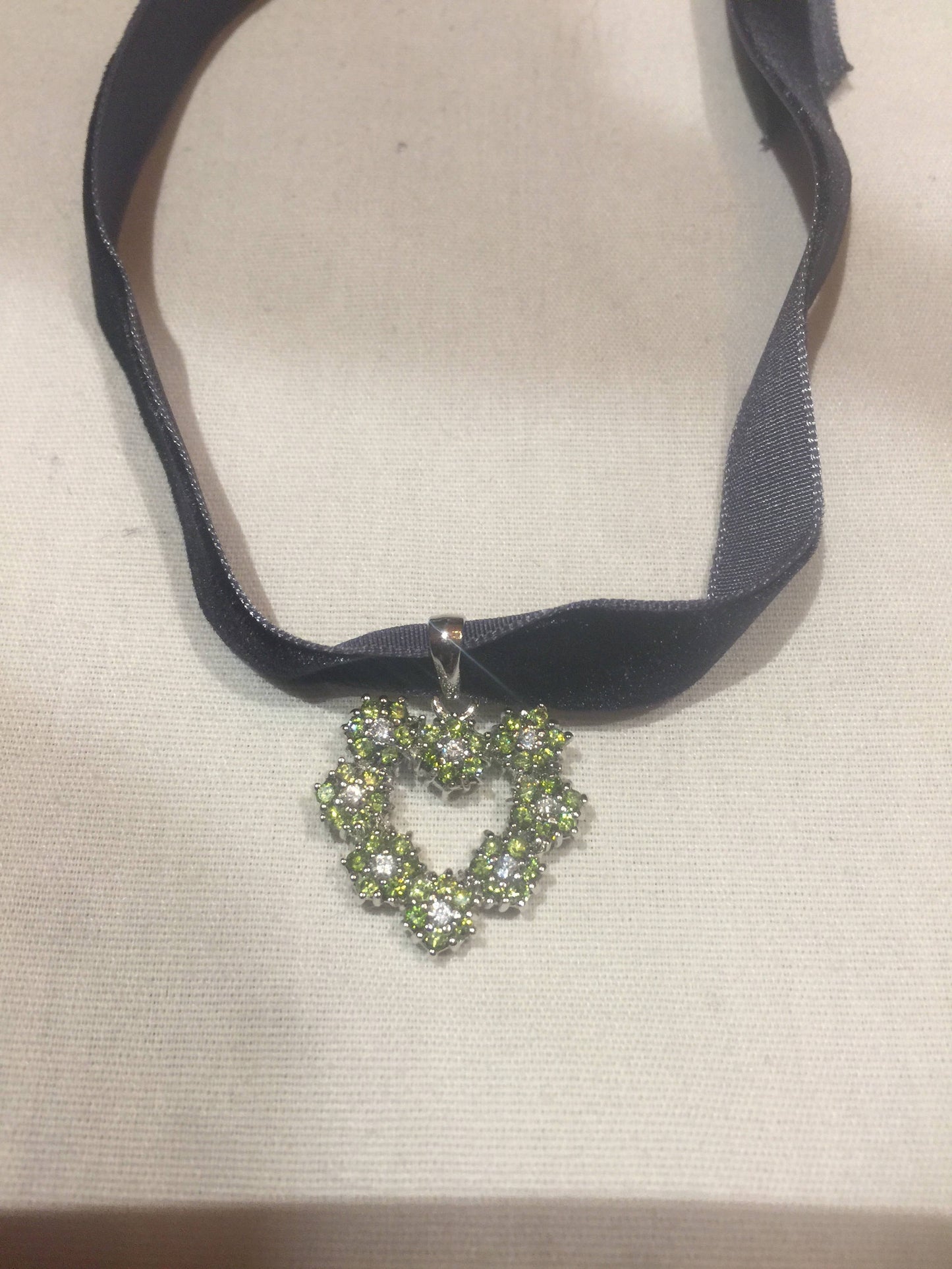 Vintage 925 Sterling Silver Green Peridot Heart Pendant Necklace
