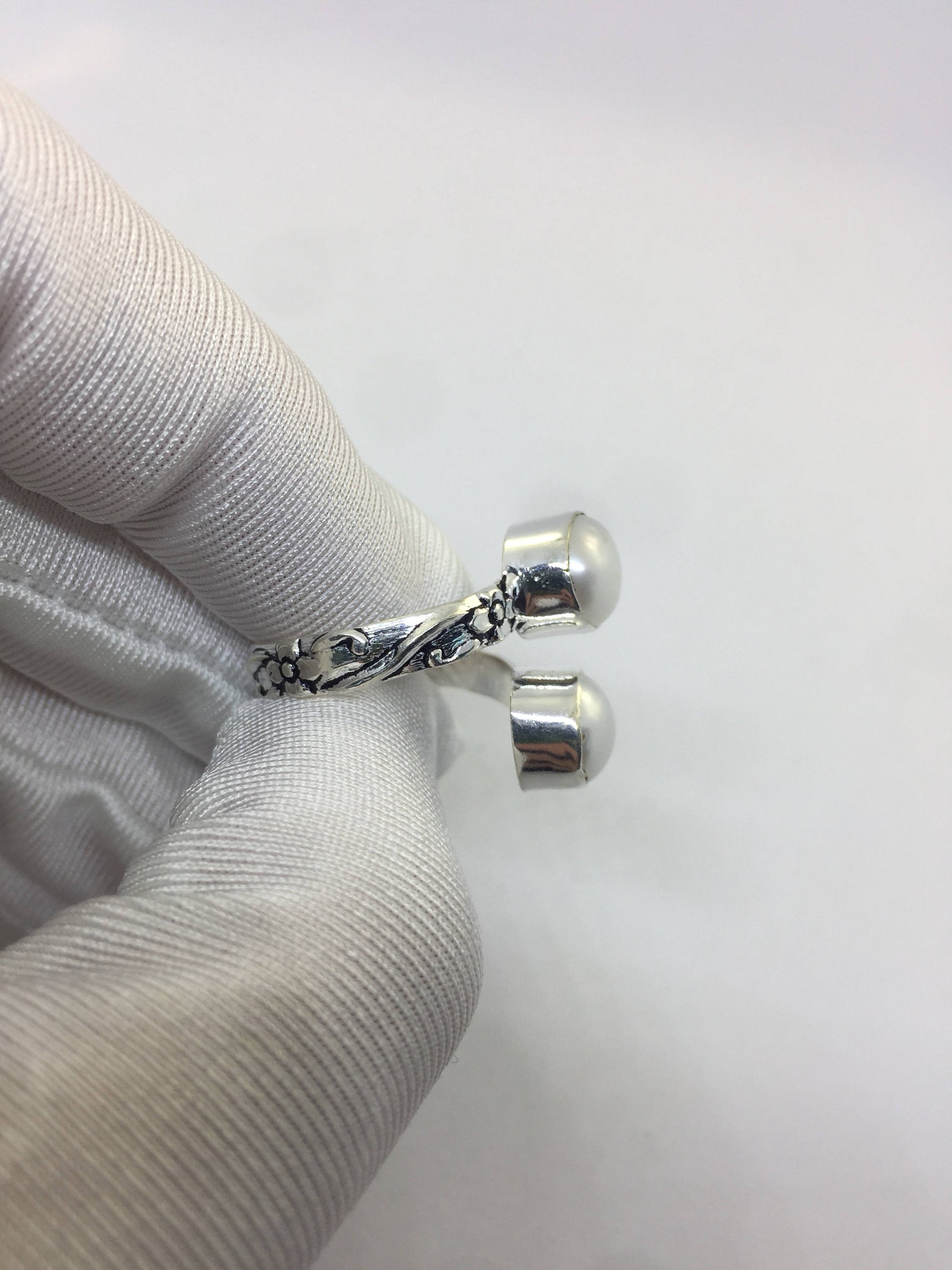 Antique White Pearl Filigree White Bronze Silver Adjustable Ring