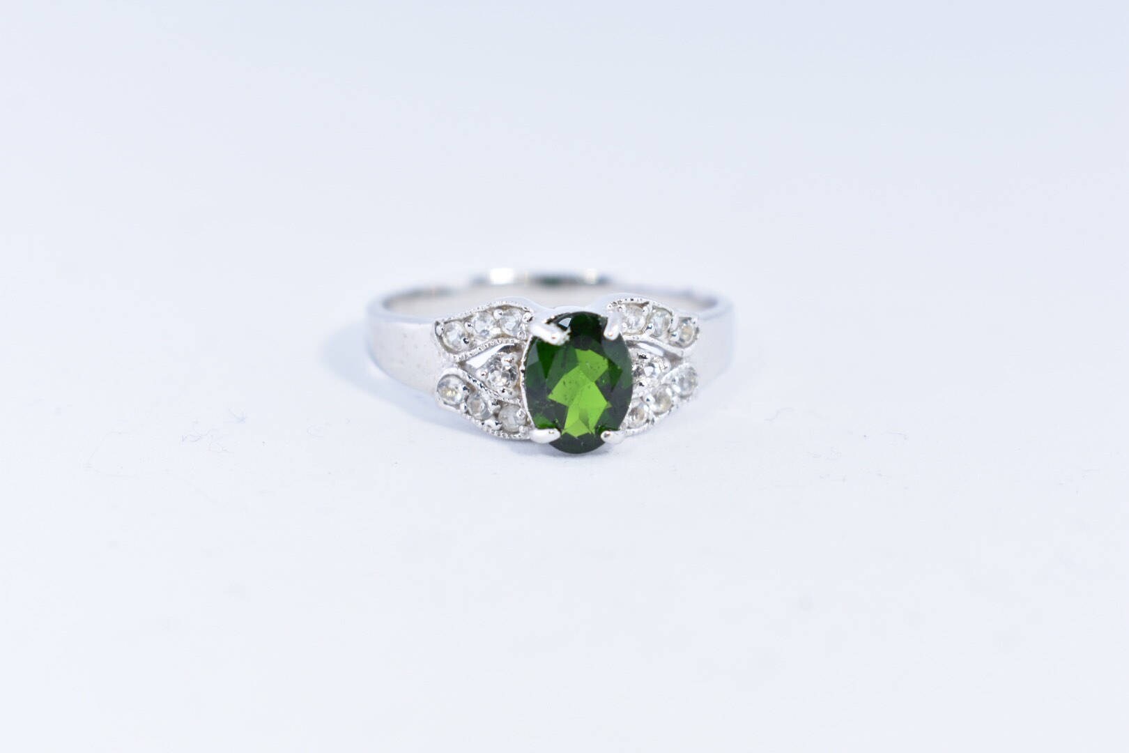 Vintage Handmade Green Chrome Diopside and Clear Flourite Filigree Setting Sterling Silver Gothic Ring