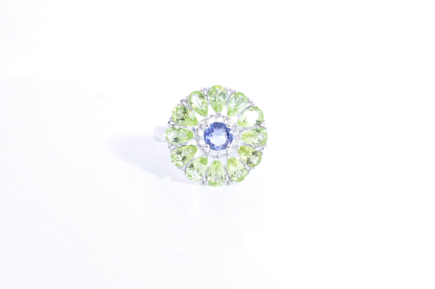 Vintage Green Peridot and Blue Iolite Flower 925 Sterling Silver Cocktail Ring