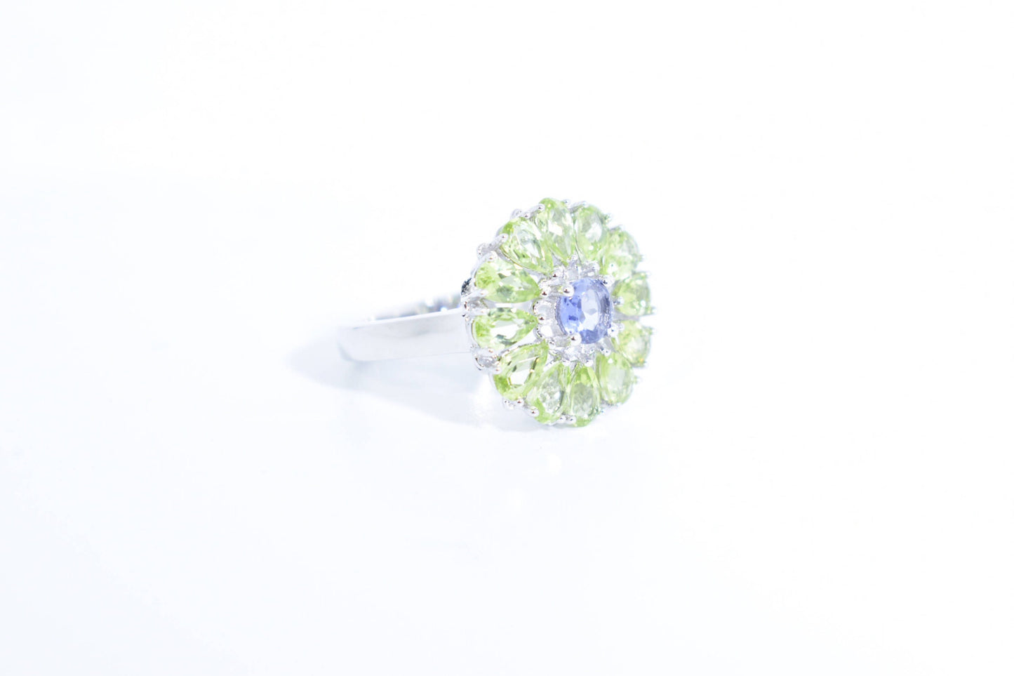 Vintage Green Peridot and Blue Iolite Flower 925 Sterling Silver Cocktail Ring