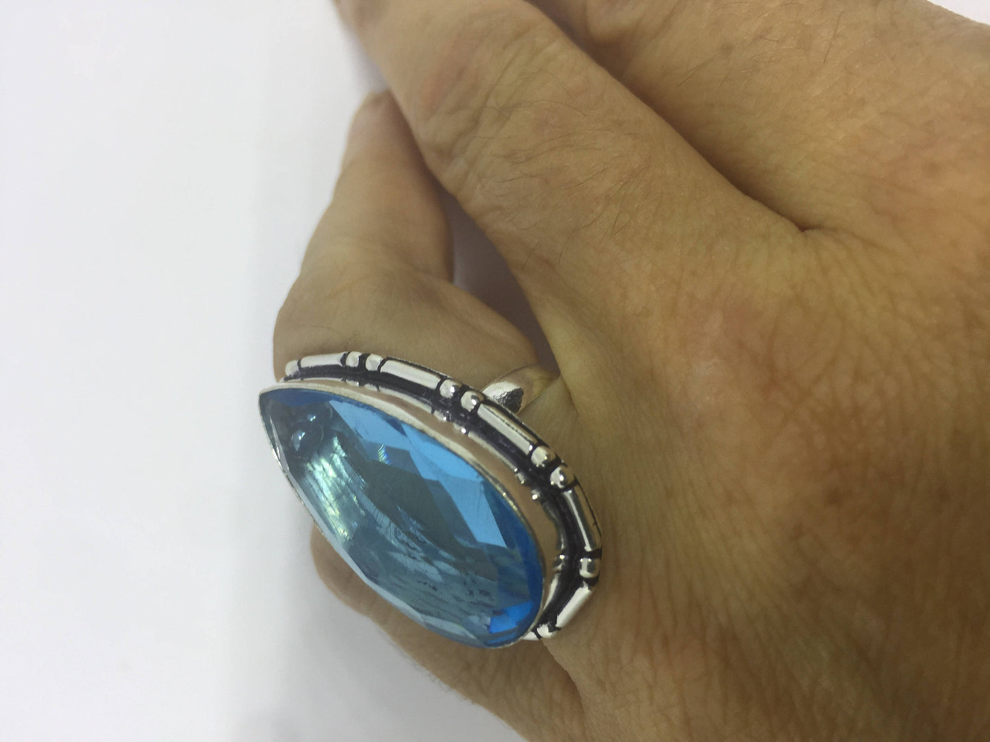 Vintage Aqua Vintage Art Glass Ring About an Inch Long Knuckle Ring