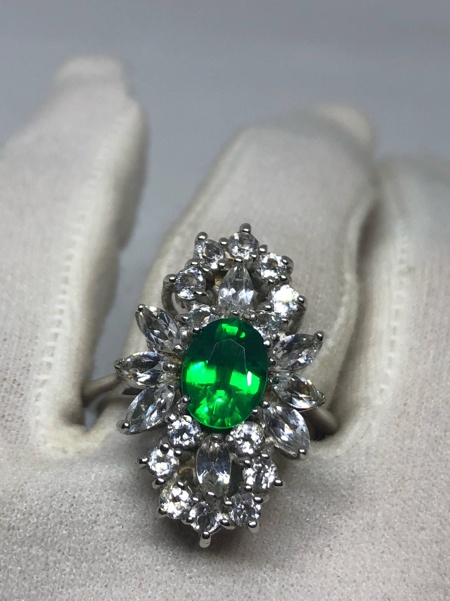 Vintage Handmade Genuine Green Flourite White Sapphire Setting 925 Sterling Silver Ring