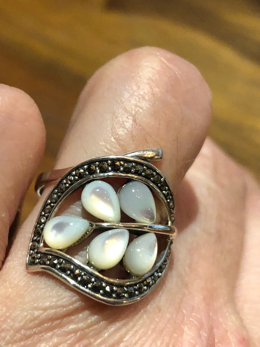 Vintage Mother of Pearl 925 Sterling Silver Ring