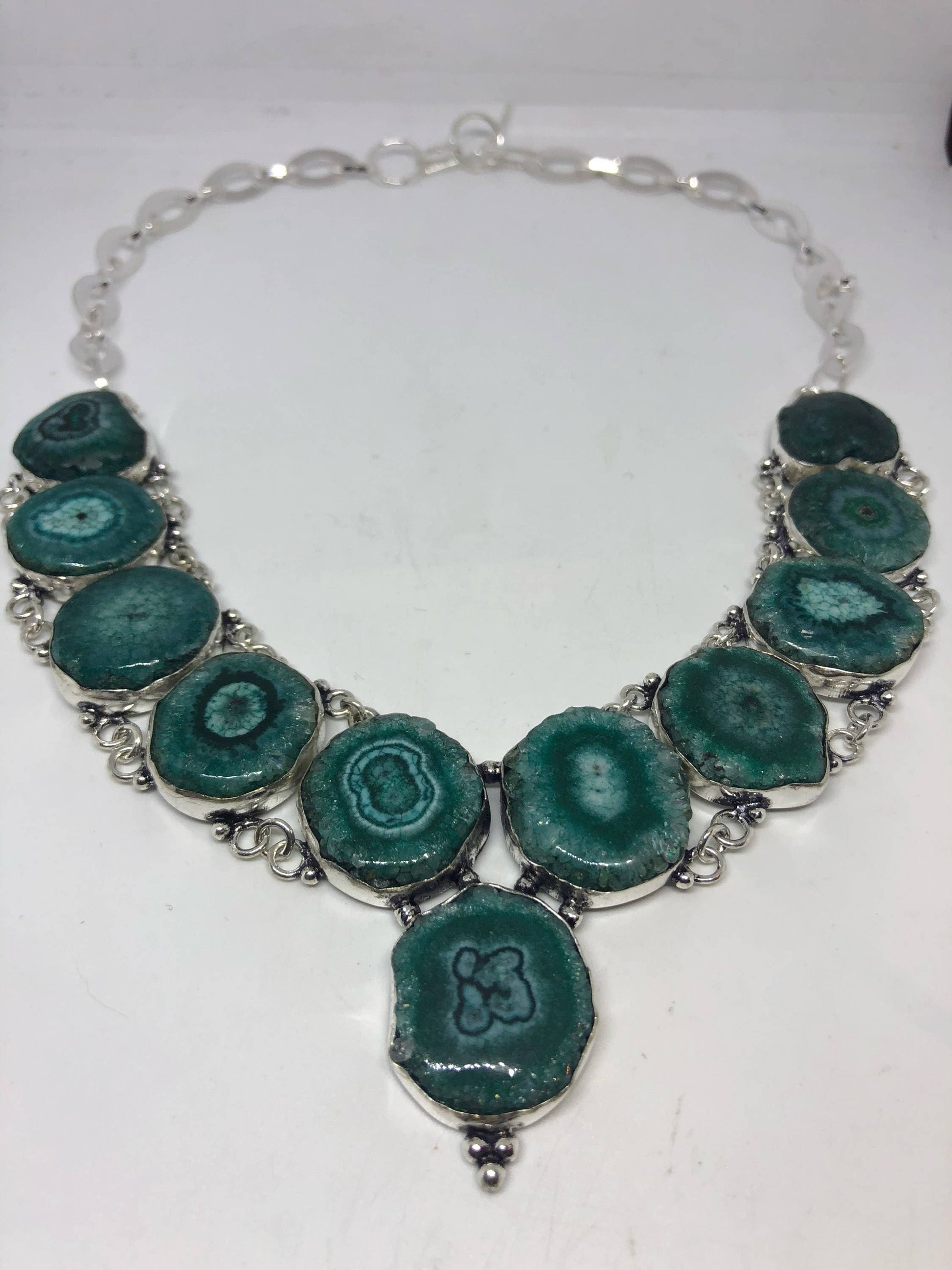 Vintage Silver Genuine Green Agate Gemstone Geode Necklace.