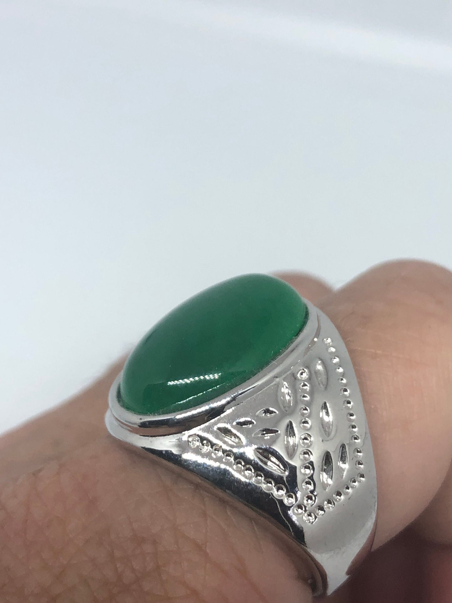 Vintage Lucky Green Nephrite Jade Ring