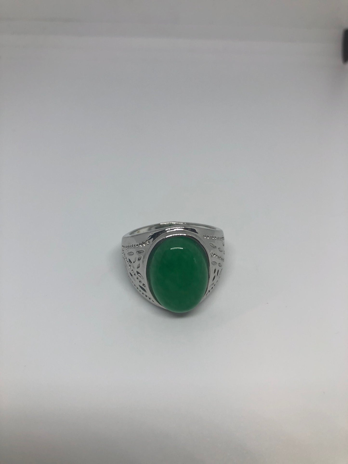 Vintage Lucky Green Nephrite Jade Ring