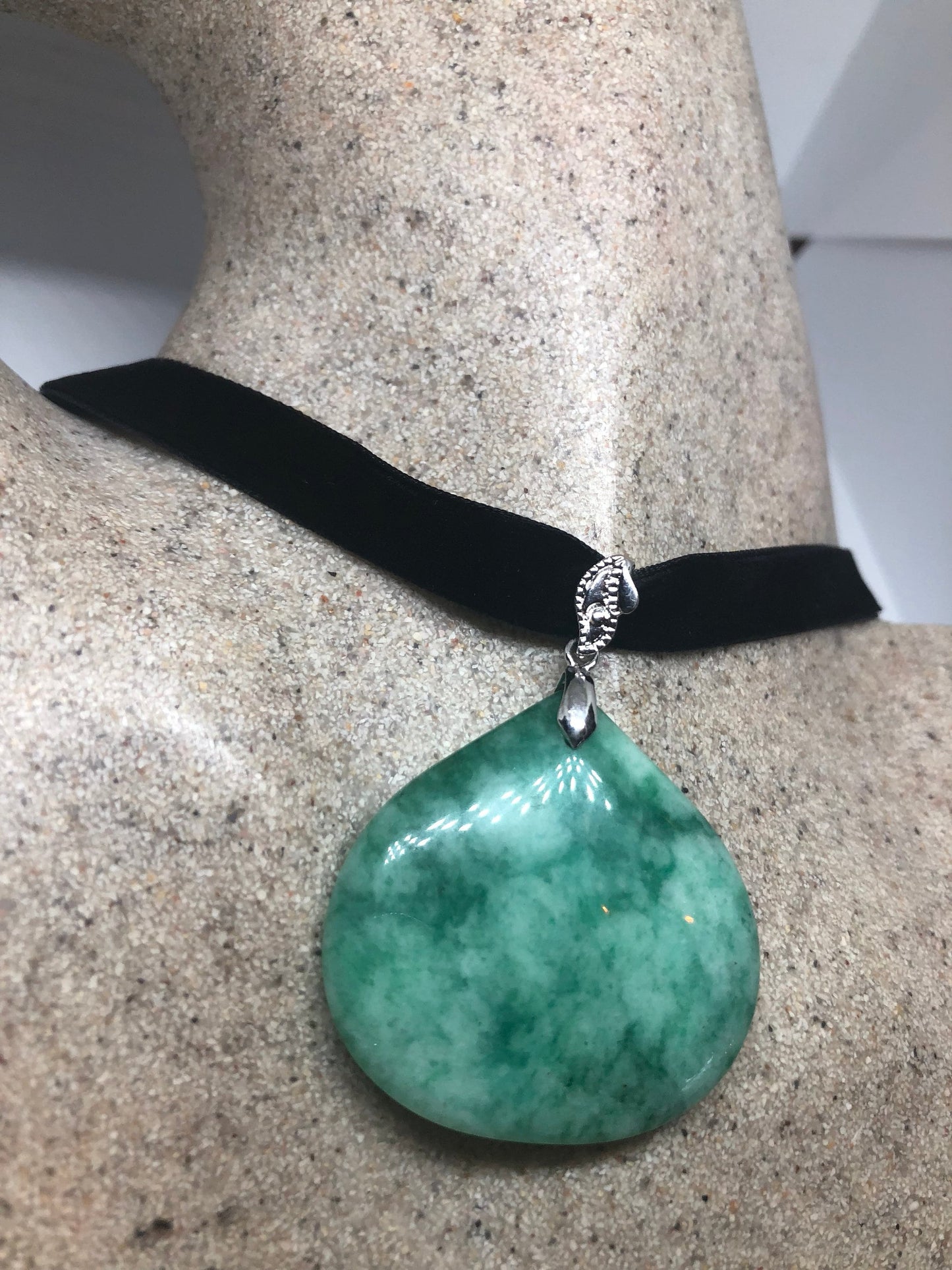 Vintage Green Jade Choker Silver Finish Necklace Pendant