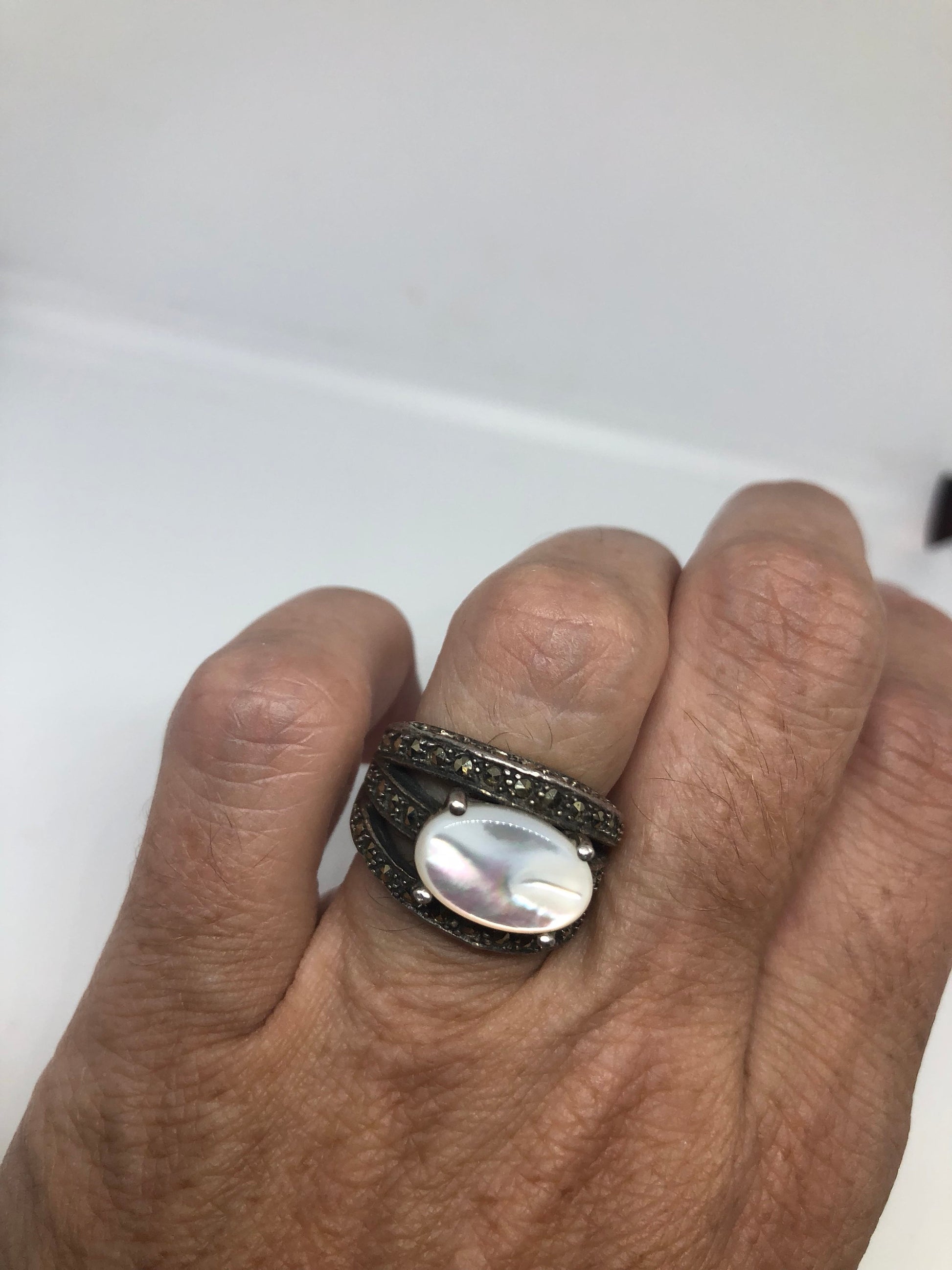 Vintage Mother of Pearl 925 Sterling Silver Marcasite Cocktail Ring