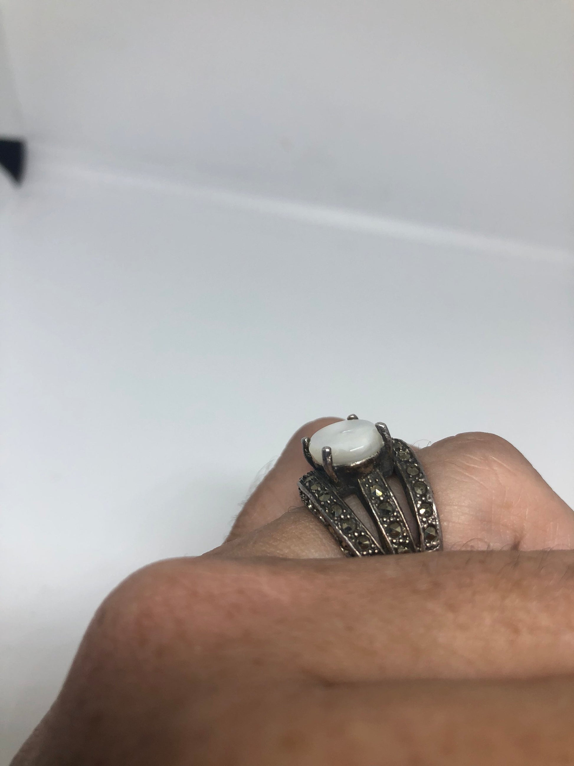 Vintage Mother of Pearl 925 Sterling Silver Marcasite Cocktail Ring