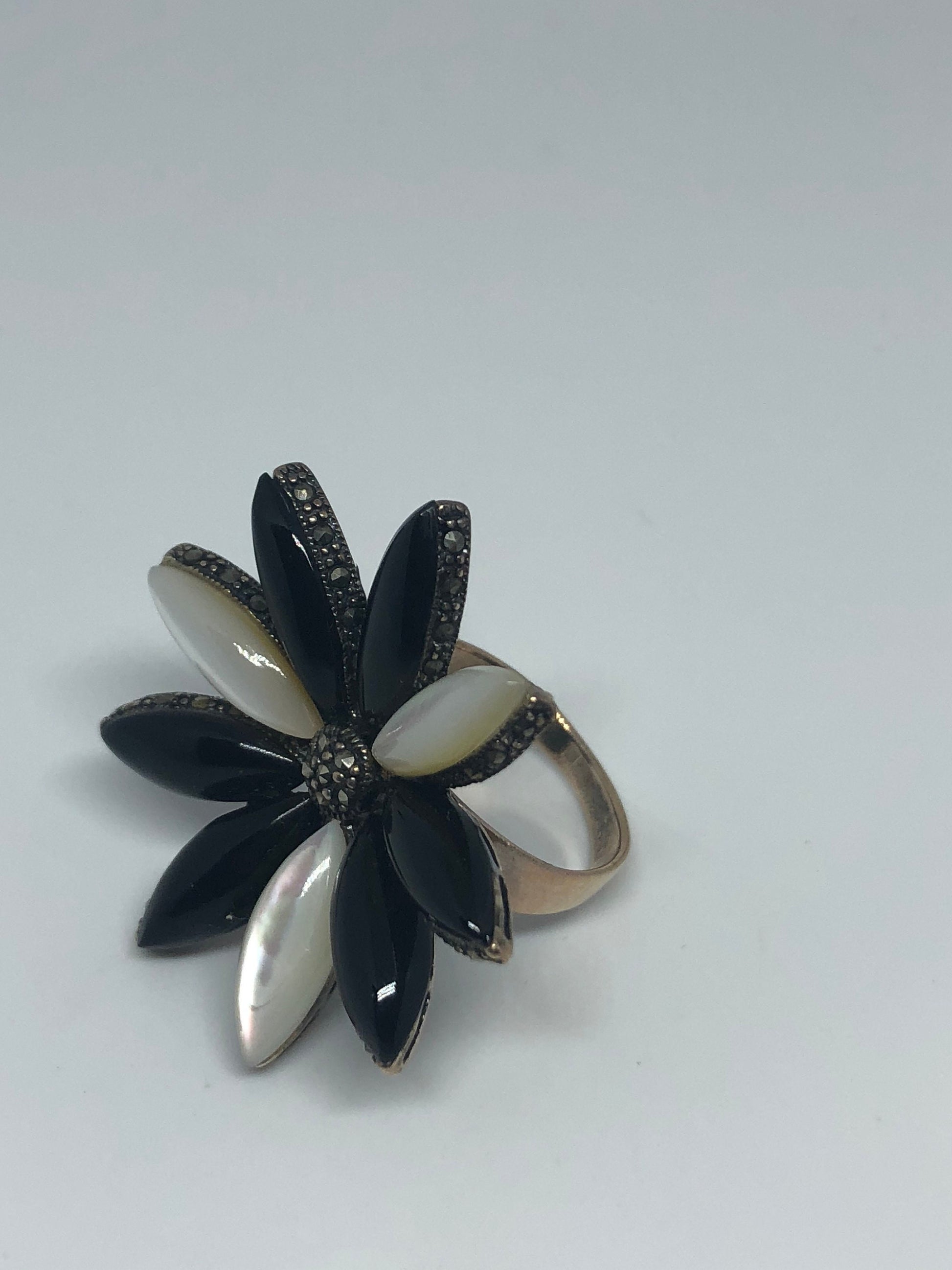 Vintage Mother of Pearl Black Onyx 925 Sterling Silver Marcasite Flower Ring