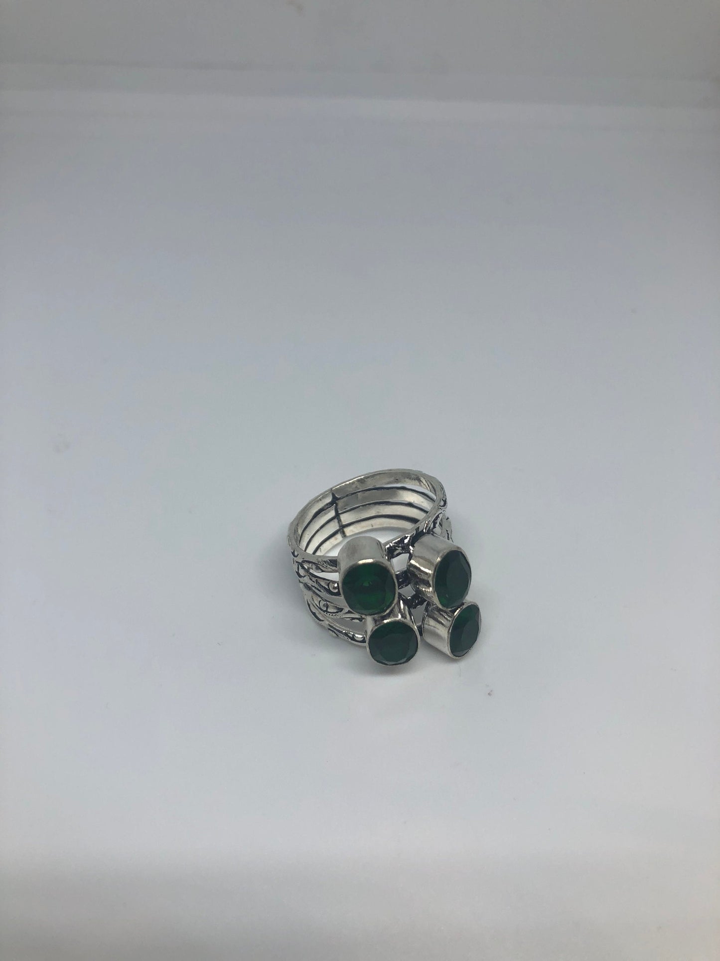 Vintage Green Shaded Antique Art Glass Ring