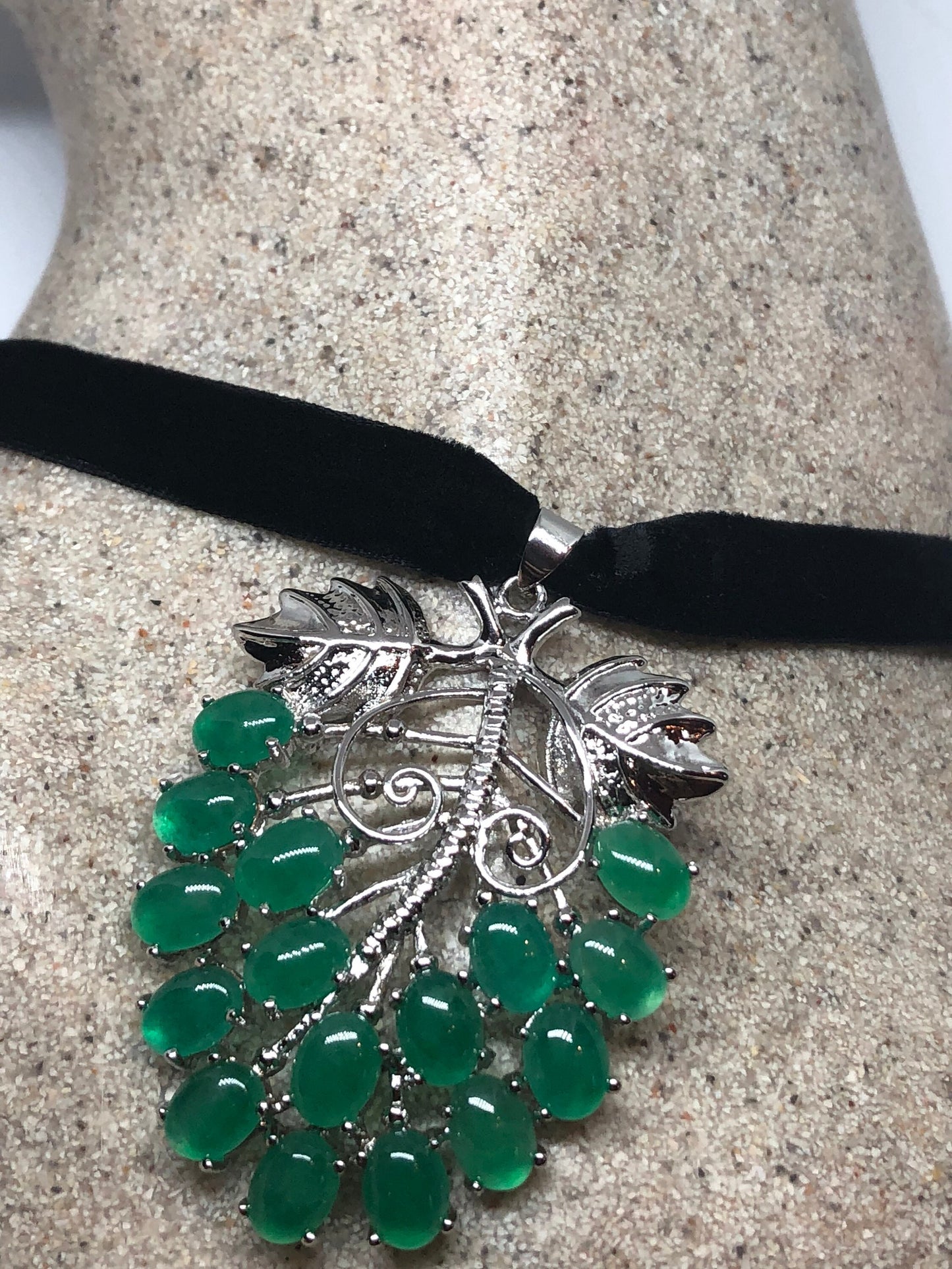 Vintage Green Jade Choker Silver Finish Necklace Pendant