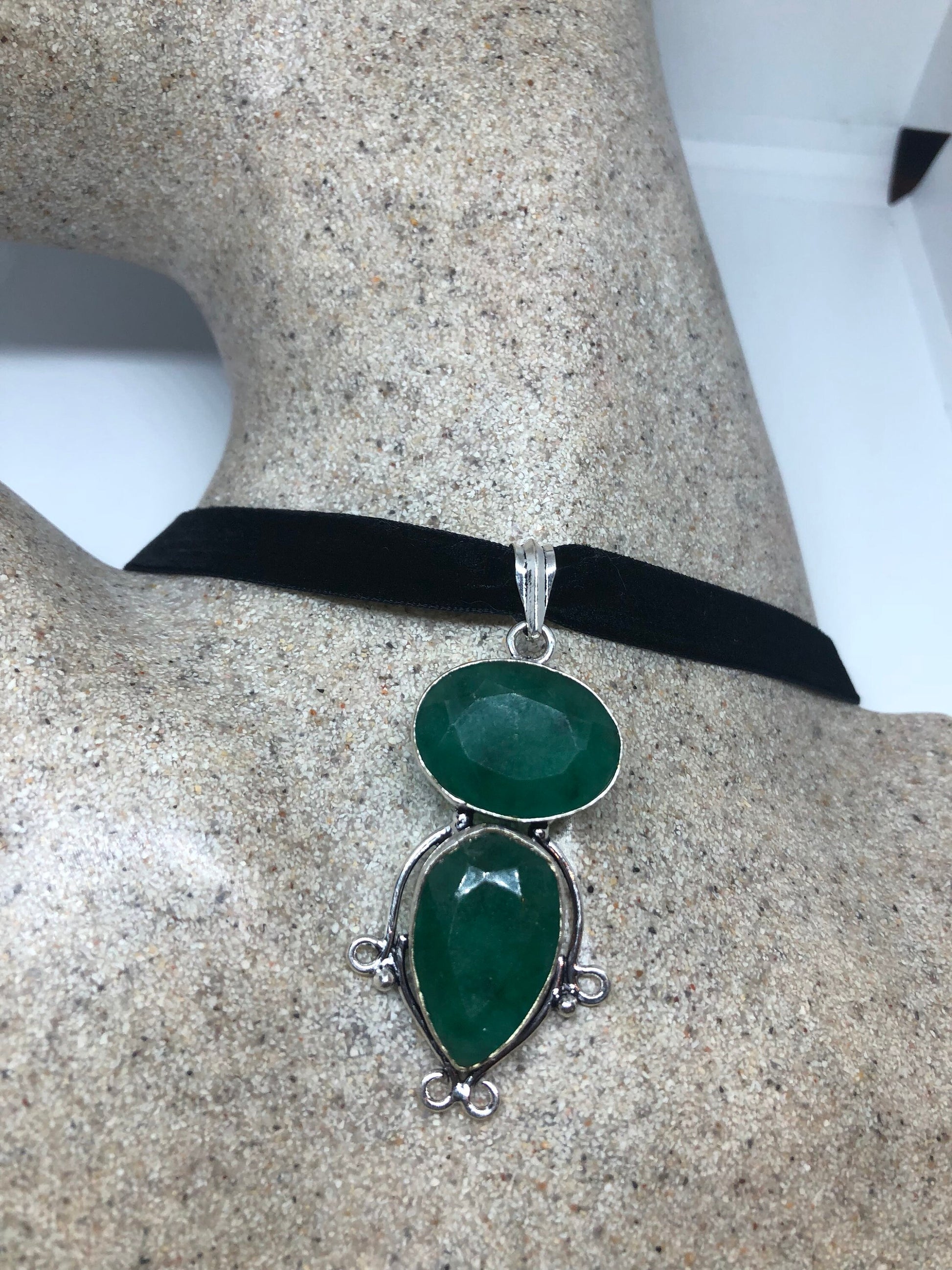 Vintage Green Chysopraise Crystal Choker Pendant Necklace