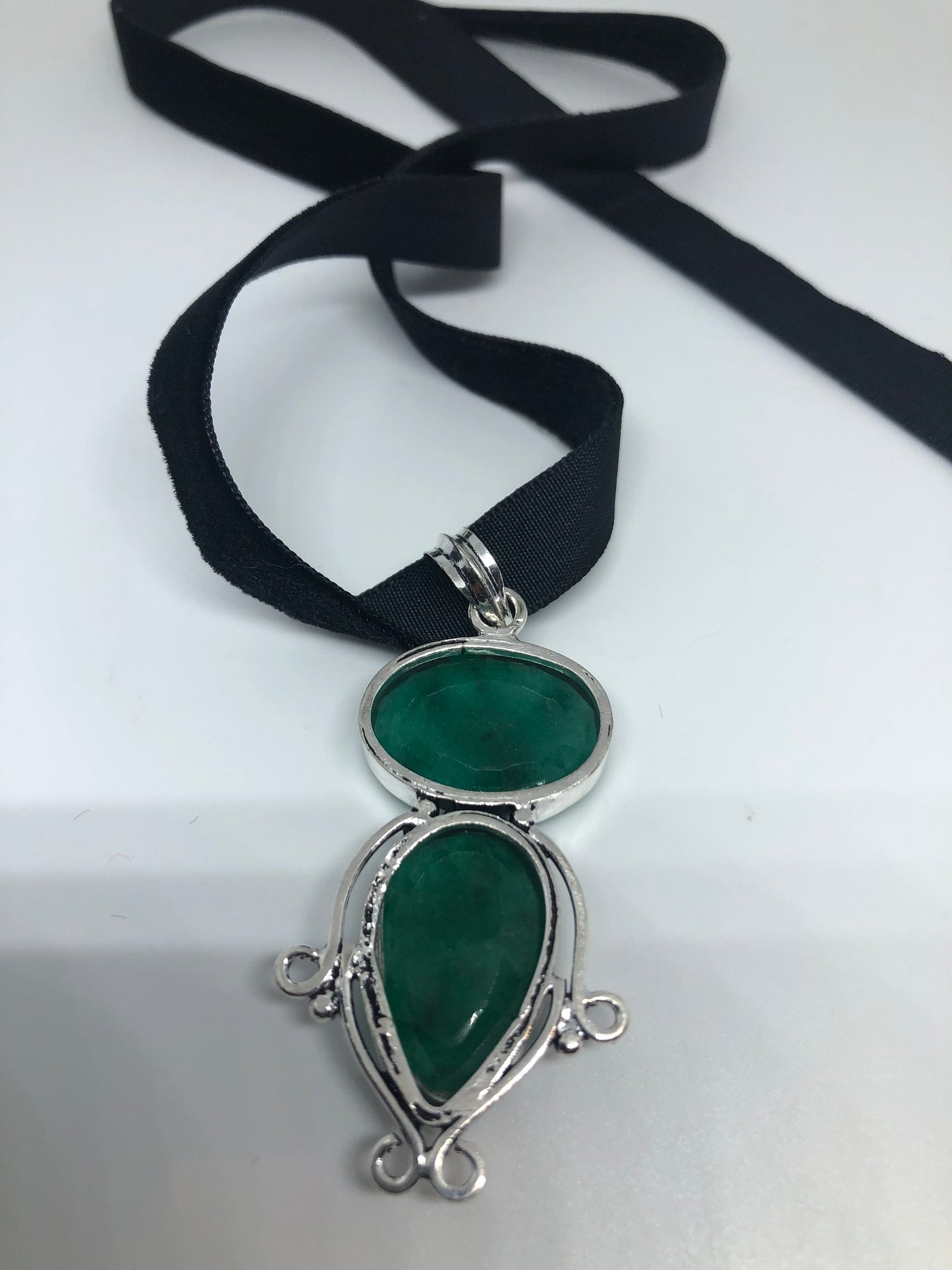 Vintage Green Chysopraise Crystal Choker Pendant Necklace