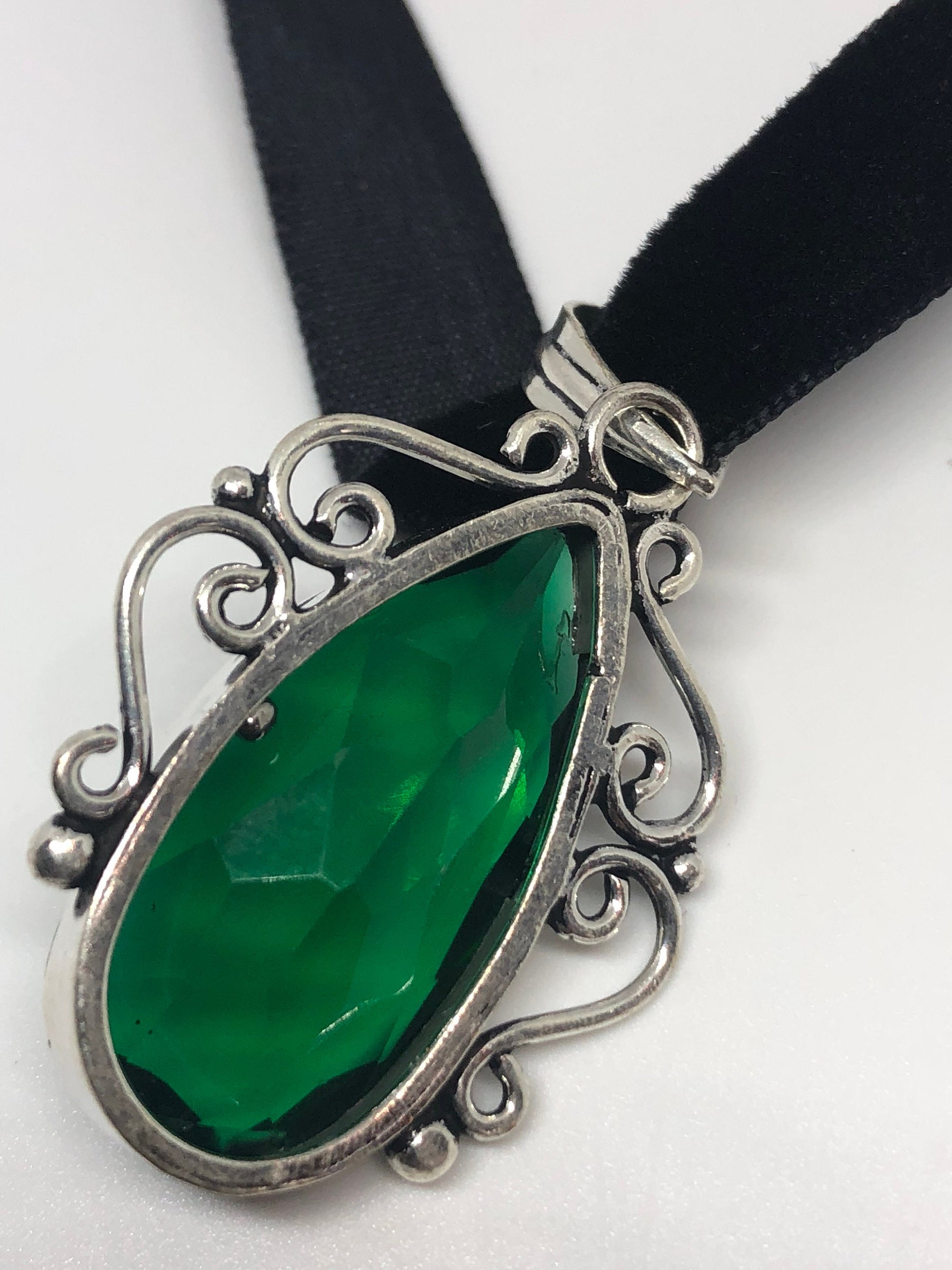 Handmade Vintage Green Glass Crystal Choker Pendant