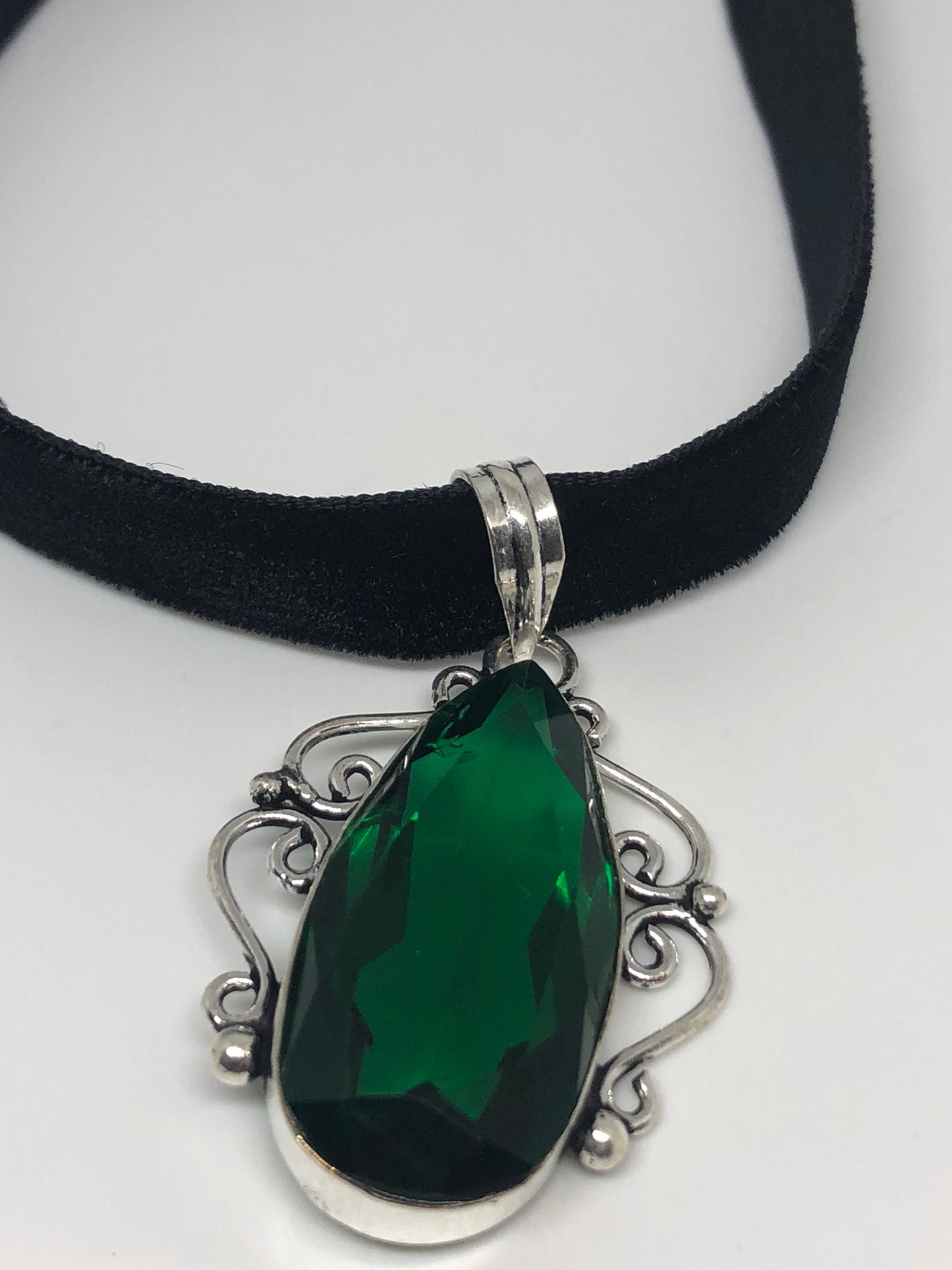 Handmade Vintage Green Glass Crystal Choker Pendant