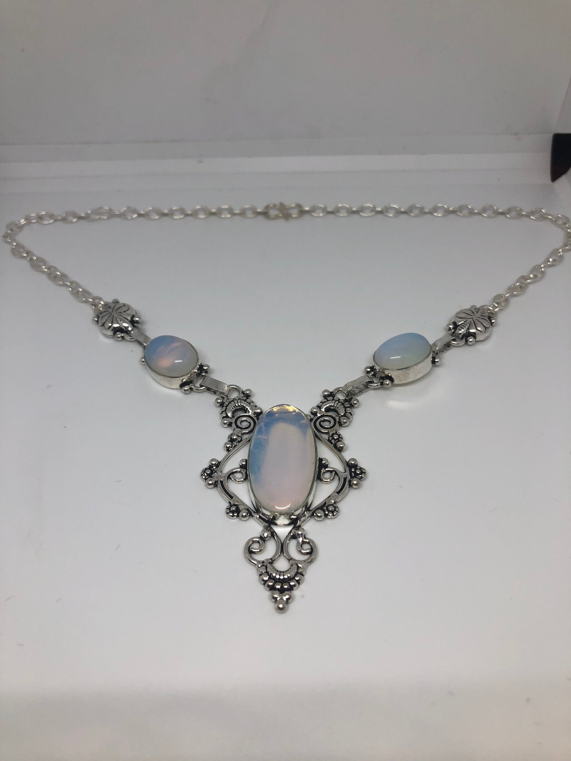 Vintage Opal milk glsss Silver collar Necklace Choker