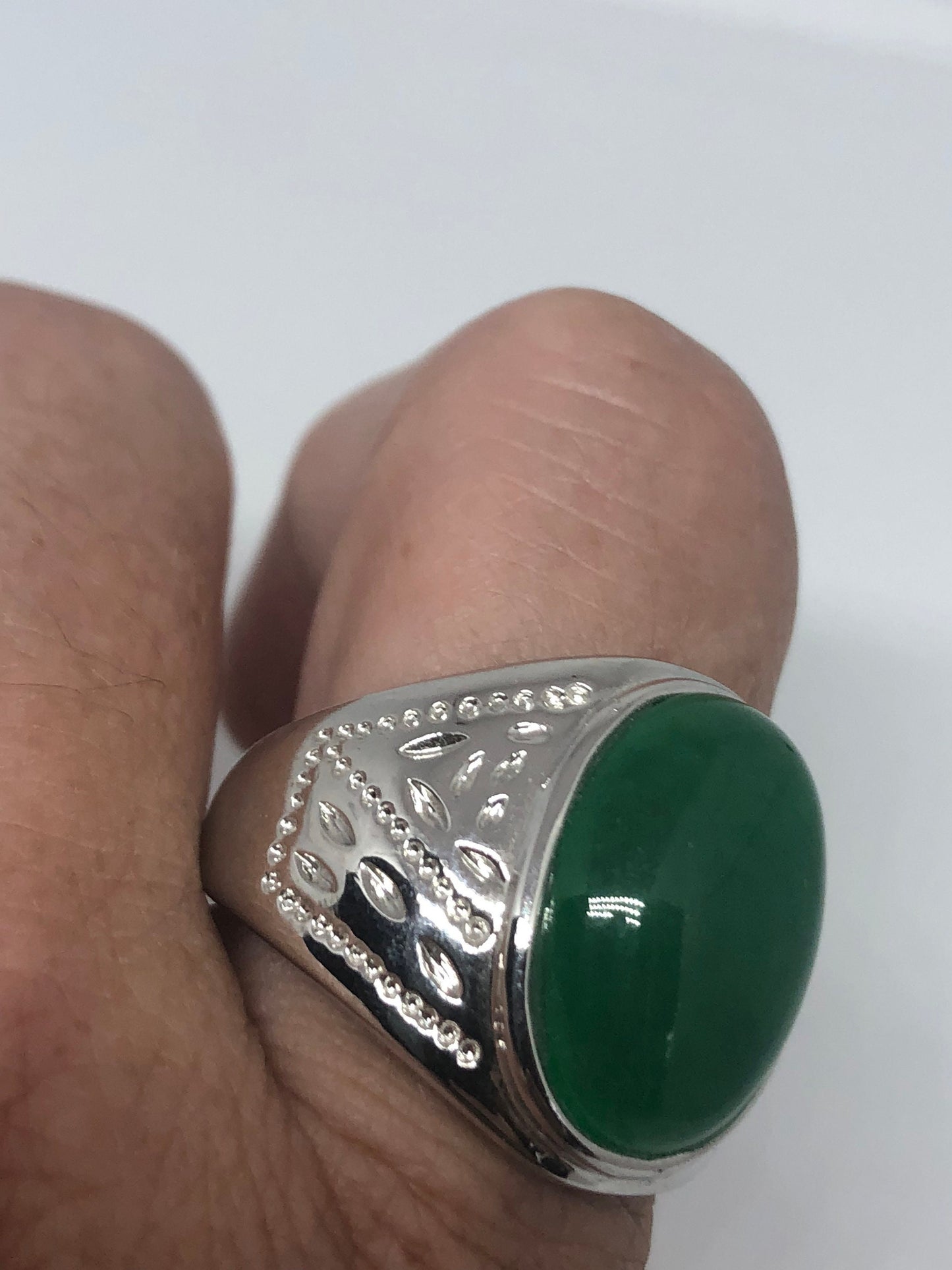 Vintage Lucky Green Nephrite Jade Ring