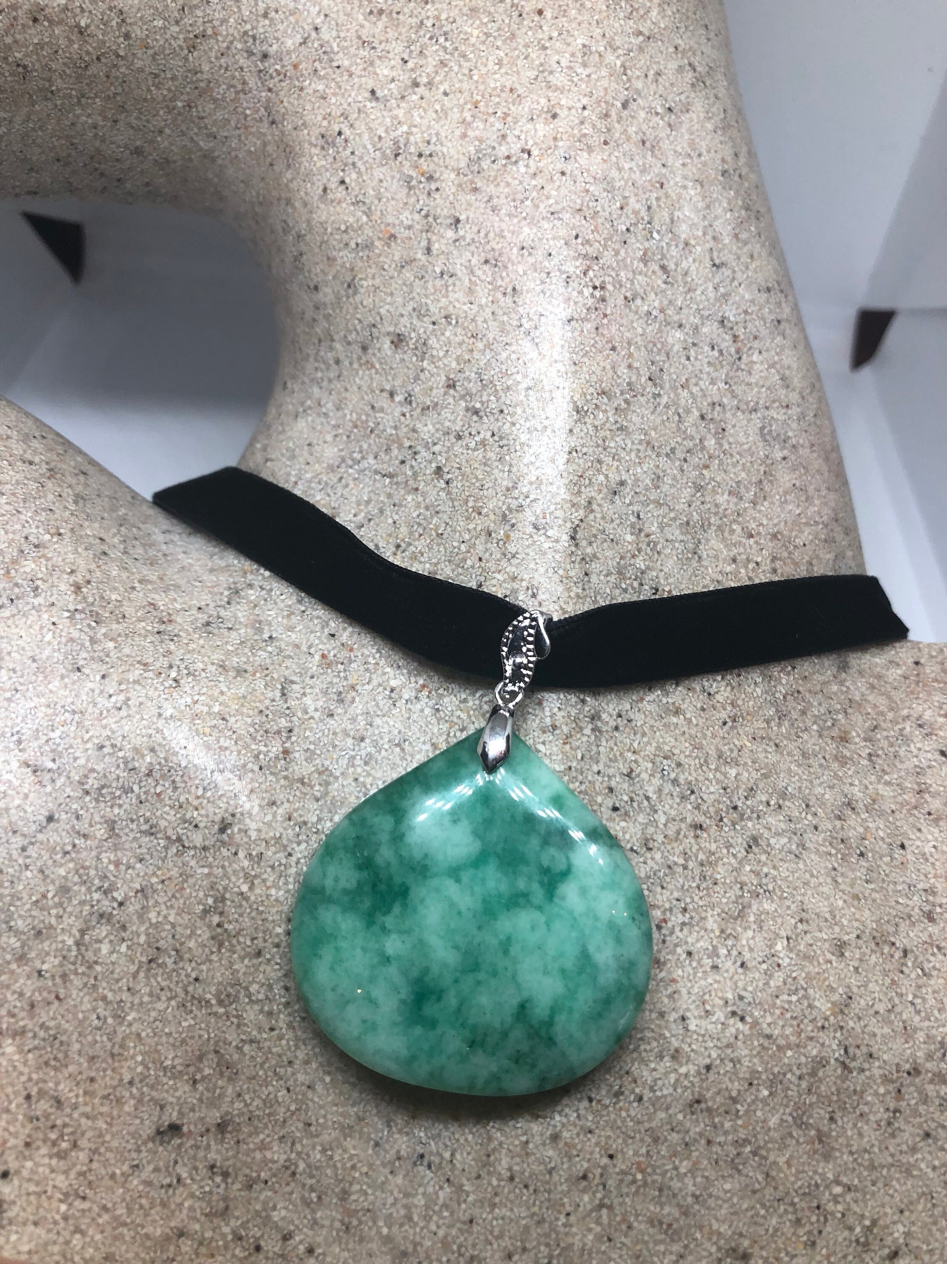 Vintage Green Jade Choker Silver Finish Necklace Pendant