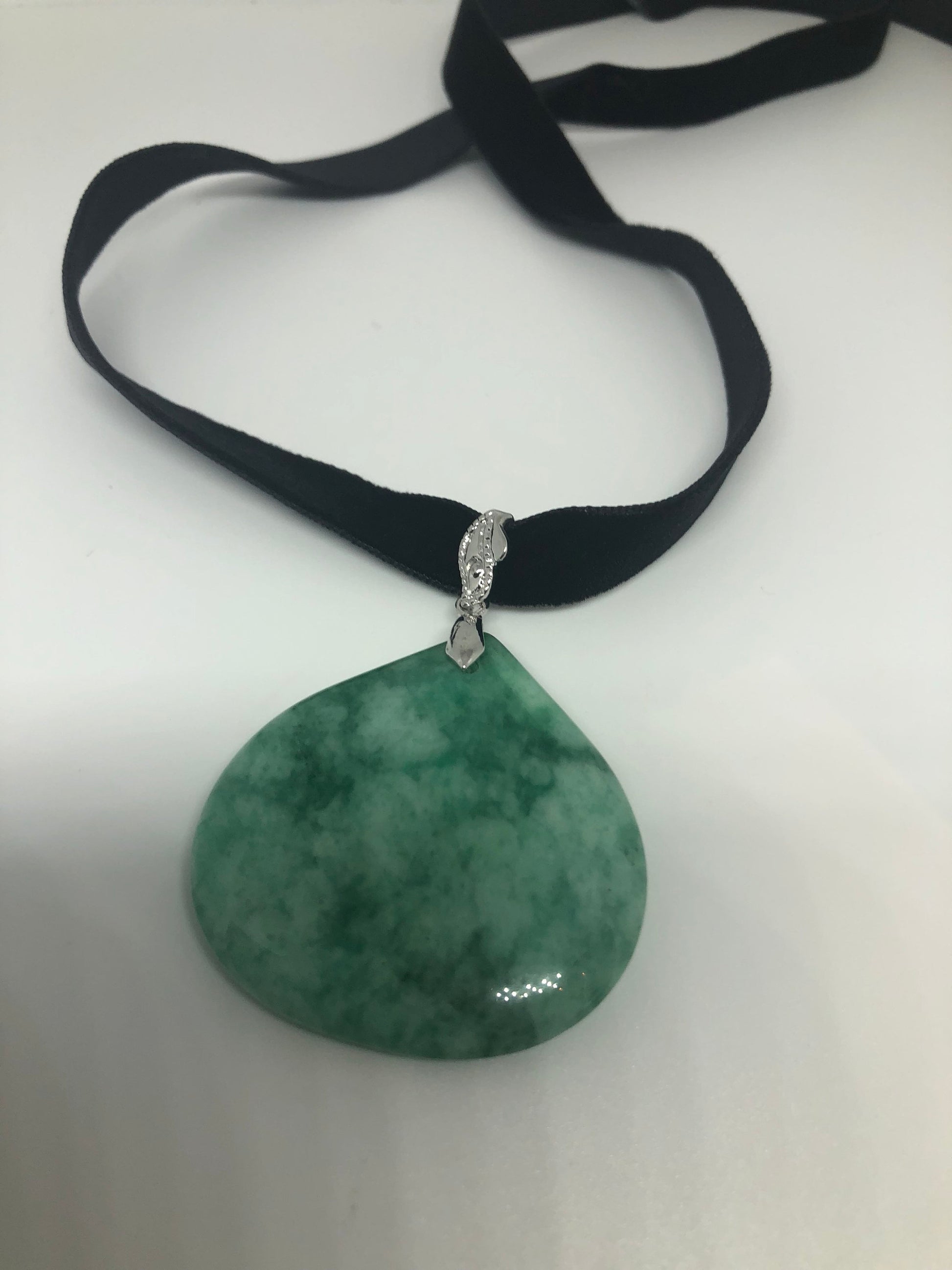 Vintage Green Jade Choker Silver Finish Necklace Pendant