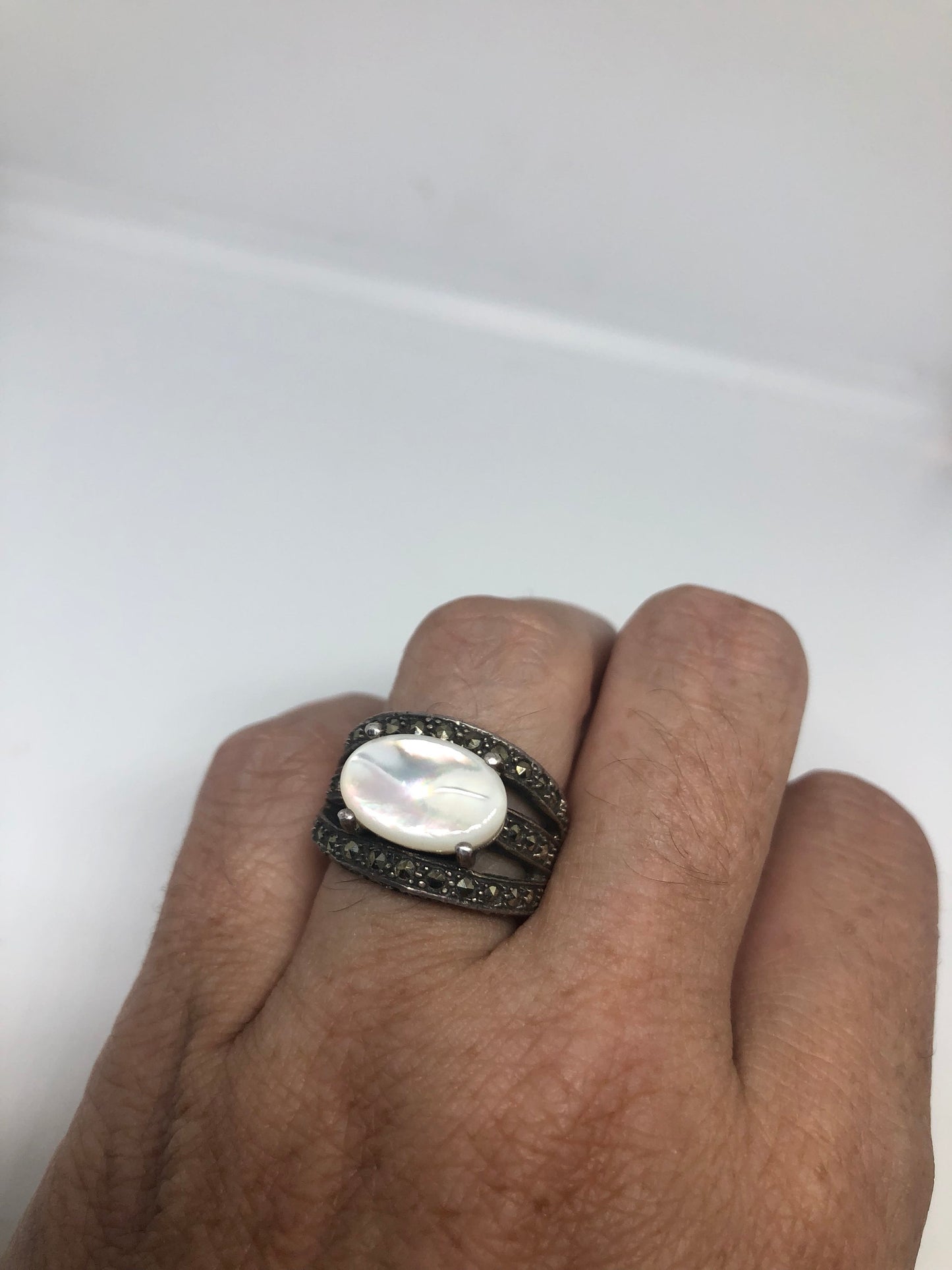 Vintage Mother of Pearl 925 Sterling Silver Marcasite Cocktail Ring