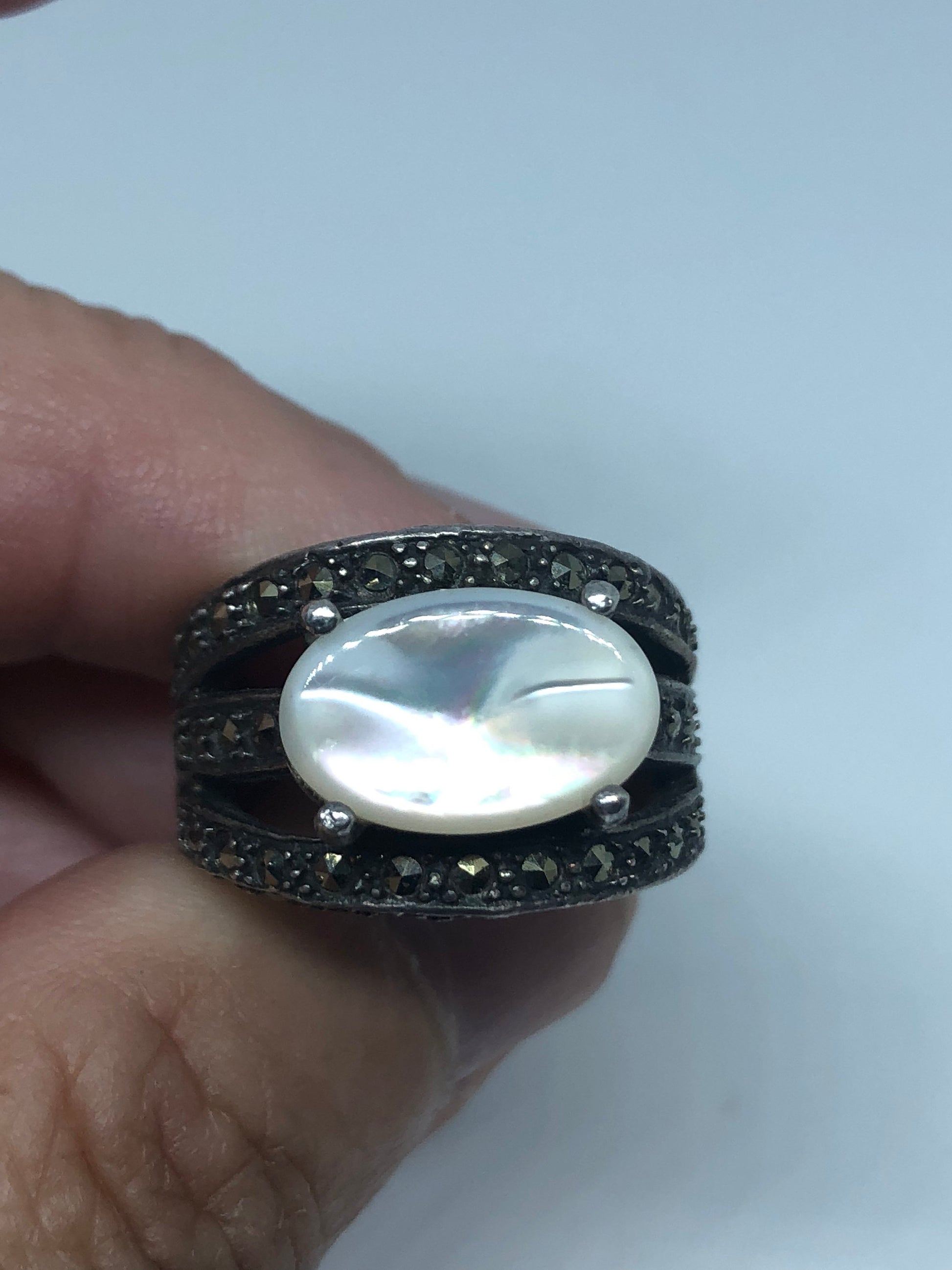 Vintage Mother of Pearl 925 Sterling Silver Marcasite Cocktail Ring