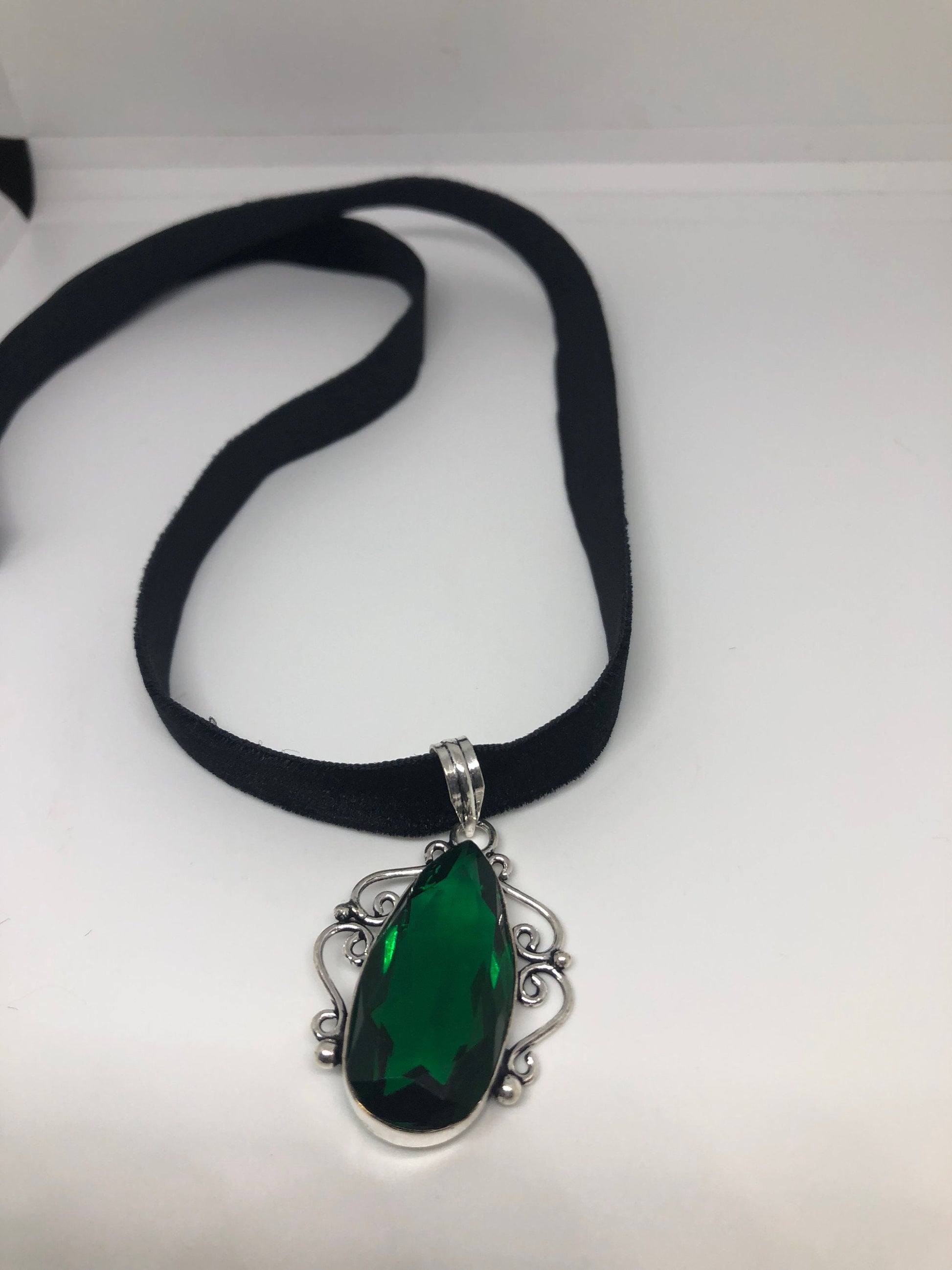 Handmade Vintage Green Glass Crystal Choker Pendant