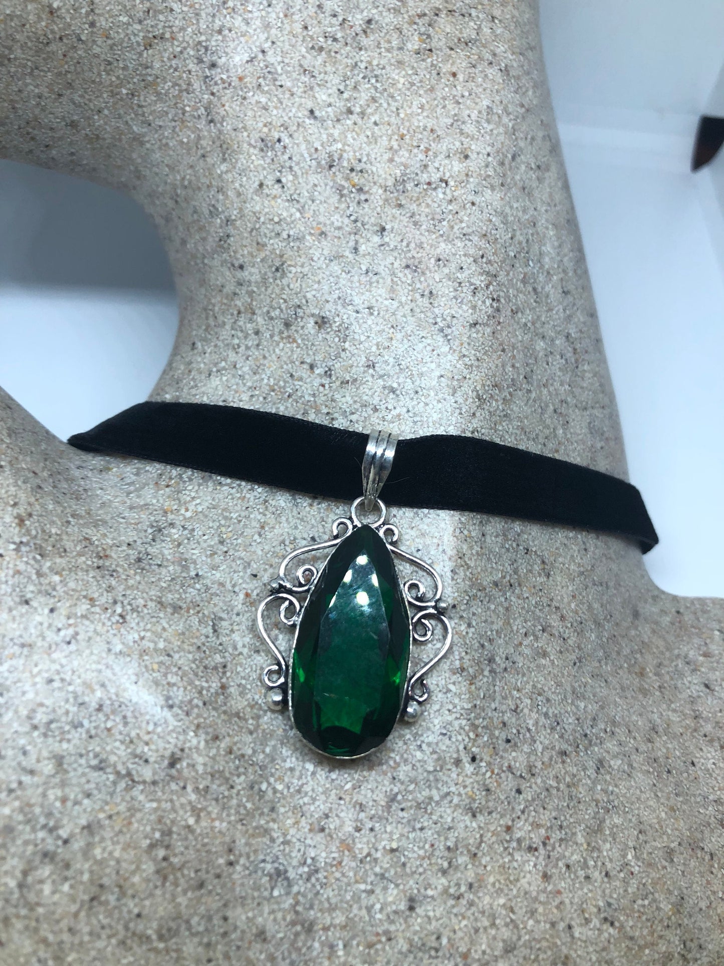 Handmade Vintage Green Glass Crystal Choker Pendant