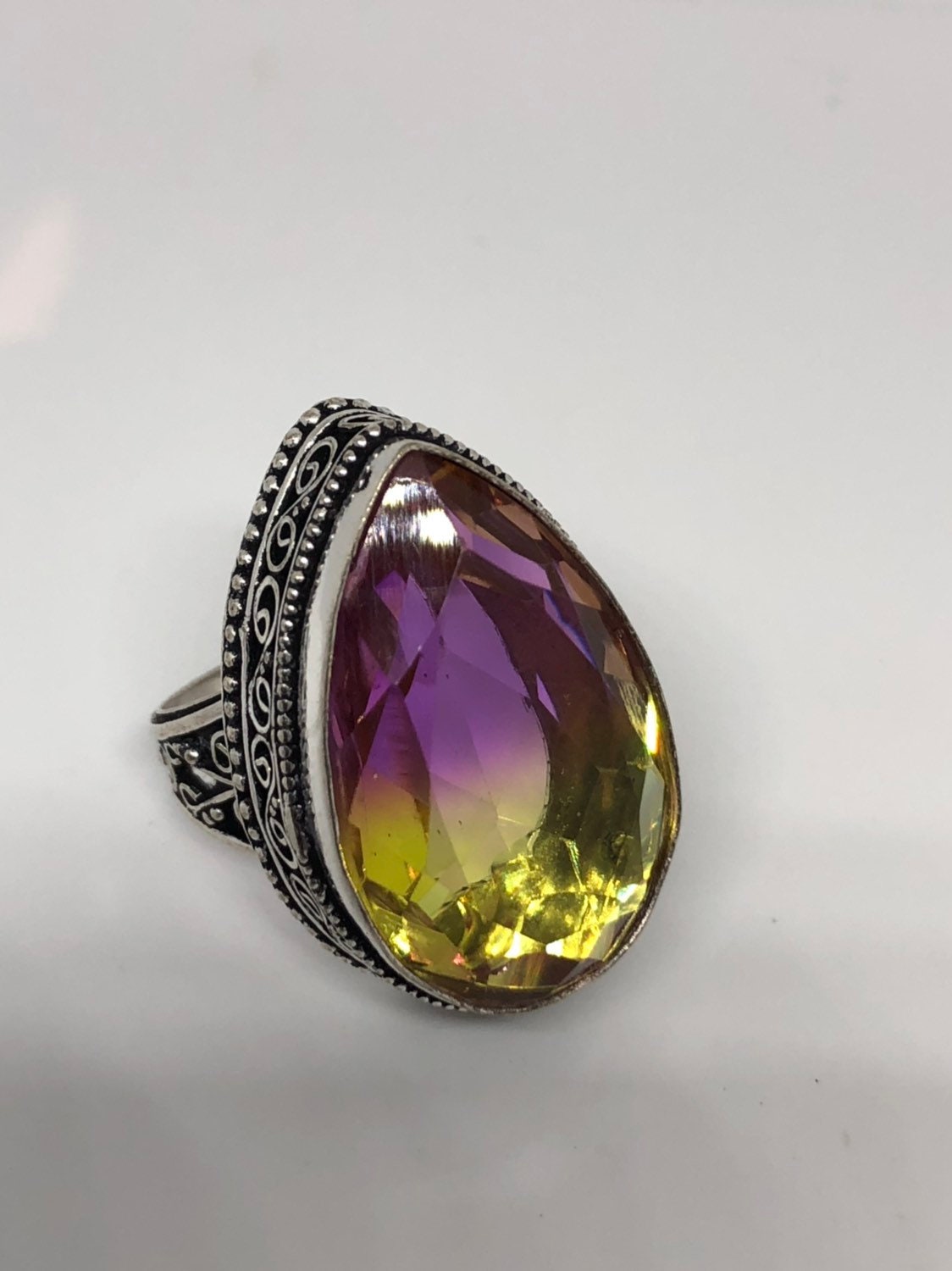 Vintage Purple fuchsia to Yellow Vintage Art Glass Ring About 1 Inch Long Knuckle Ring