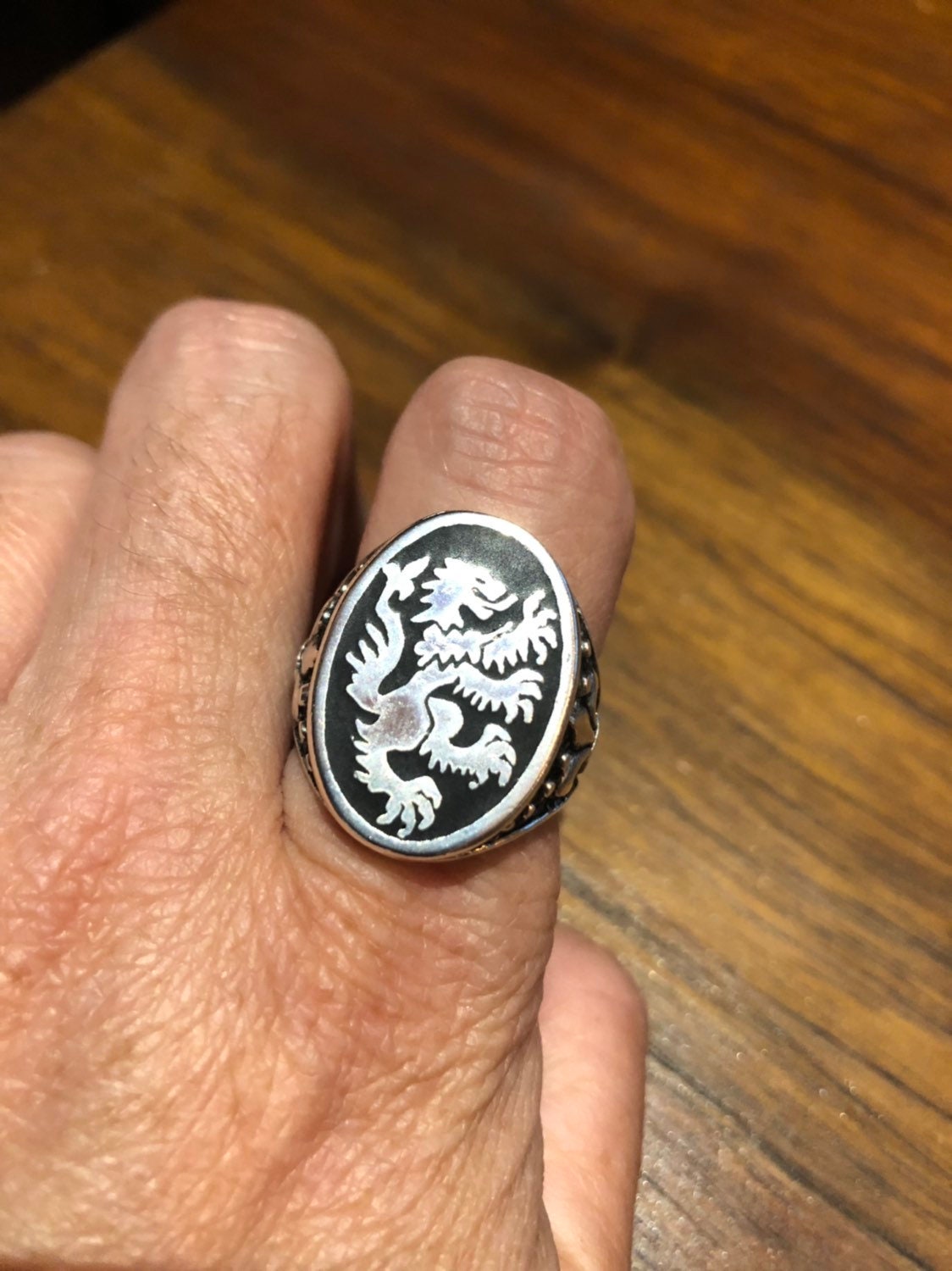 Vintage Gothic Style Lion Crest Black Inlay Mens Ring