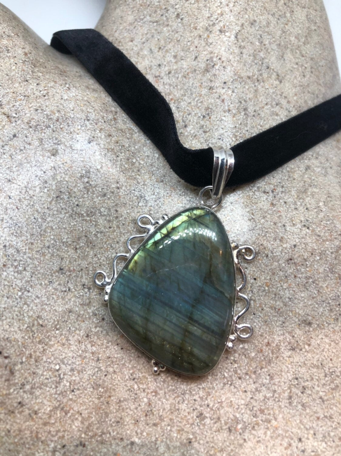 Vintage Silver Genuine Labradorite Gemstone Necklace.