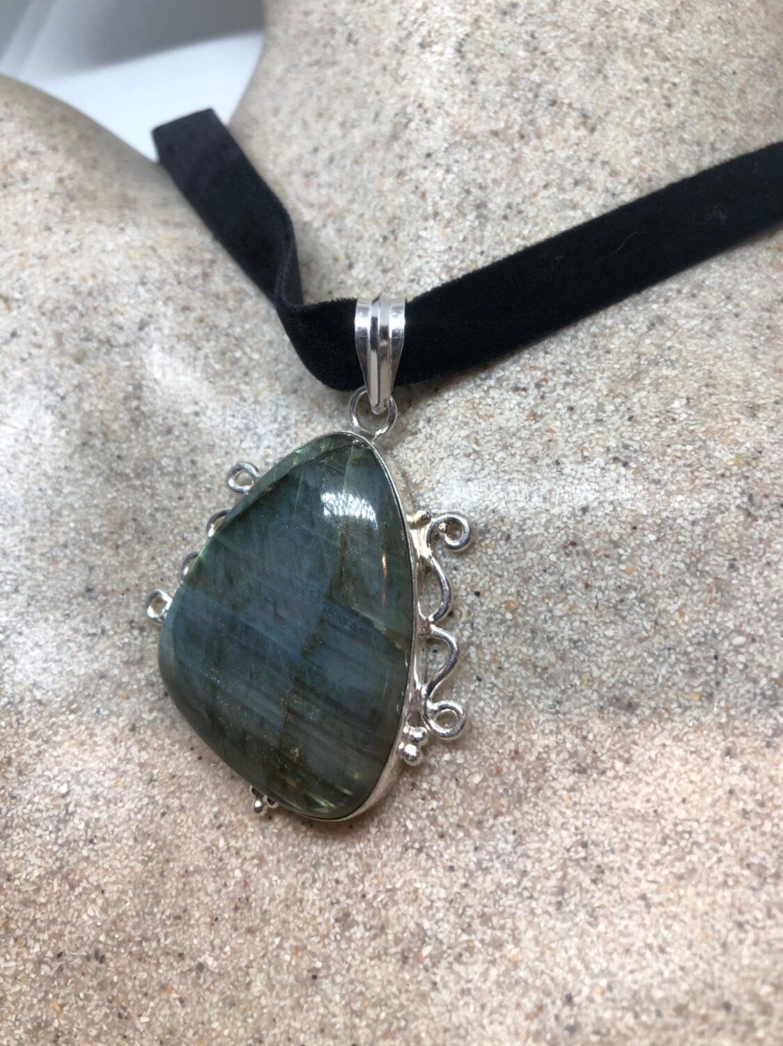 Vintage Silver Genuine Labradorite Gemstone Necklace.