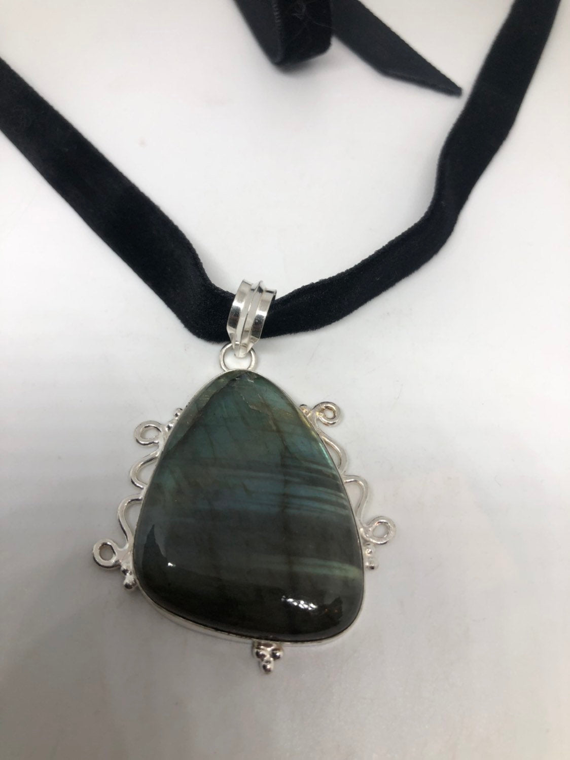 Vintage Silver Genuine Labradorite Gemstone Necklace.