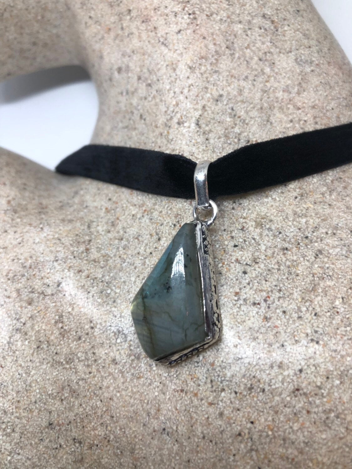 Vintage Silver Genuine Labradorite Gemstone Necklace.