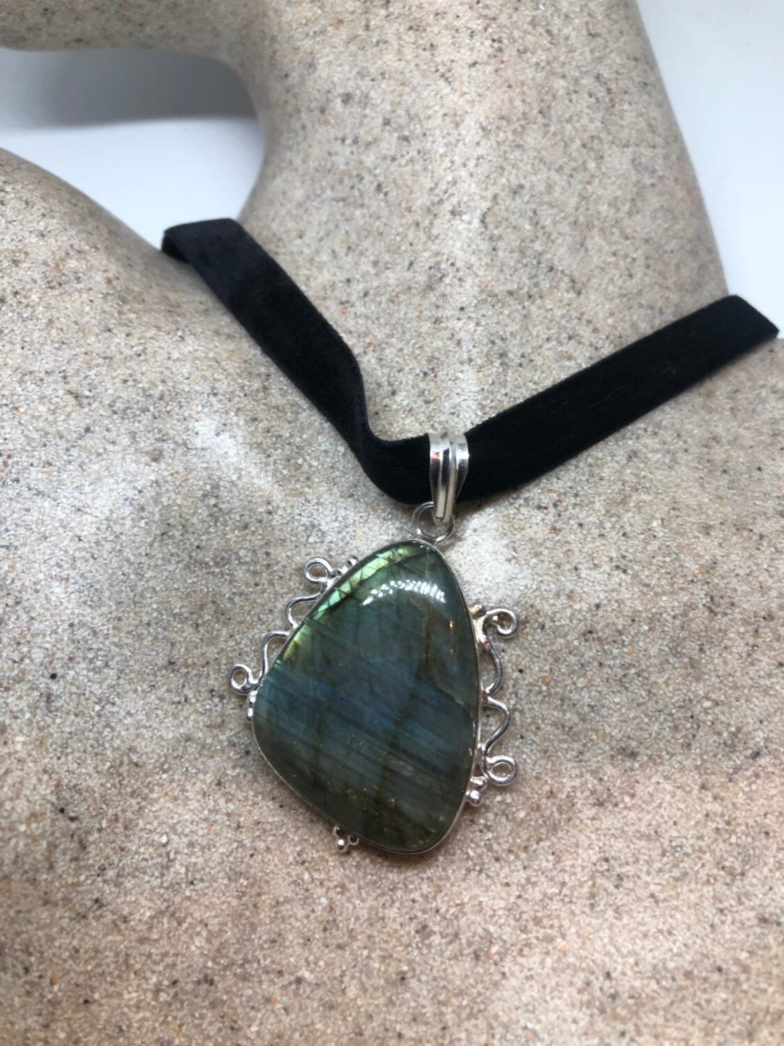 Vintage Silver Genuine Labradorite Gemstone Necklace.