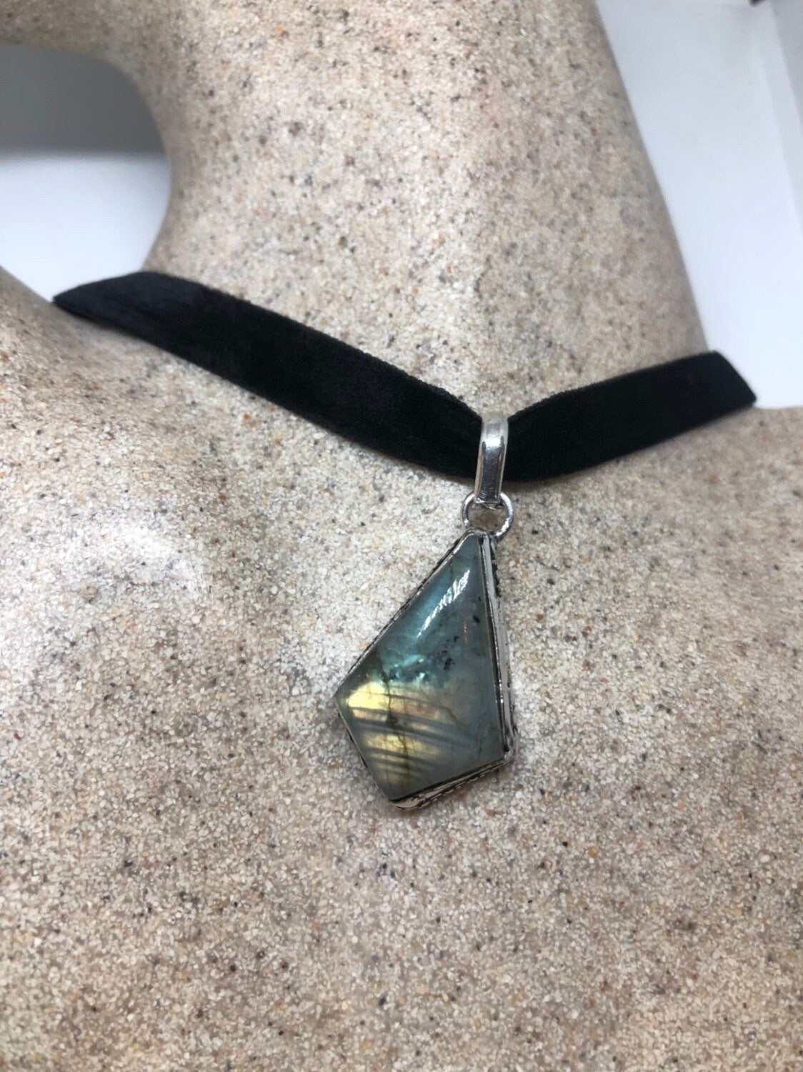 Vintage Silver Genuine Labradorite Gemstone Necklace.