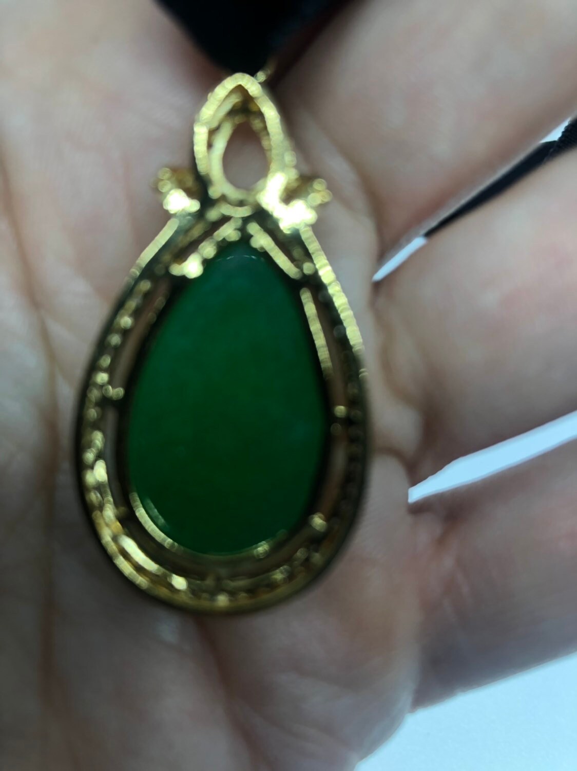 Vintage Green Jade Choker Gold Finish necklace pendant