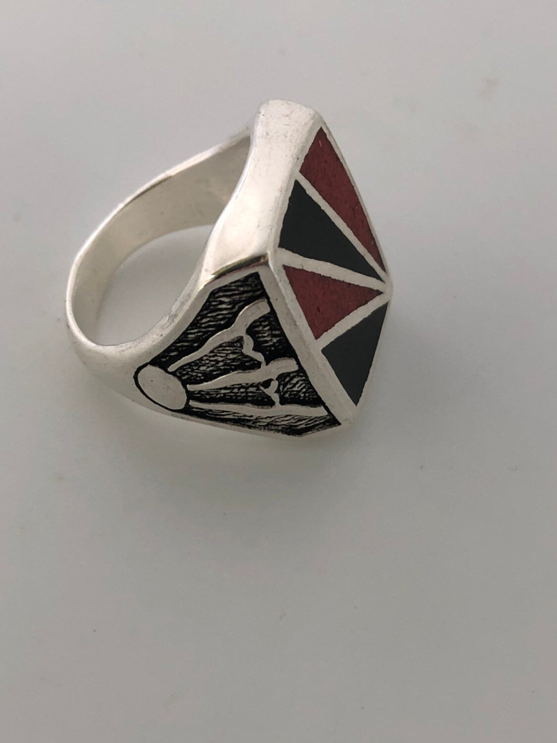 Vintage Native American Style Southwestern Red Stone Inlay Mens Ring
