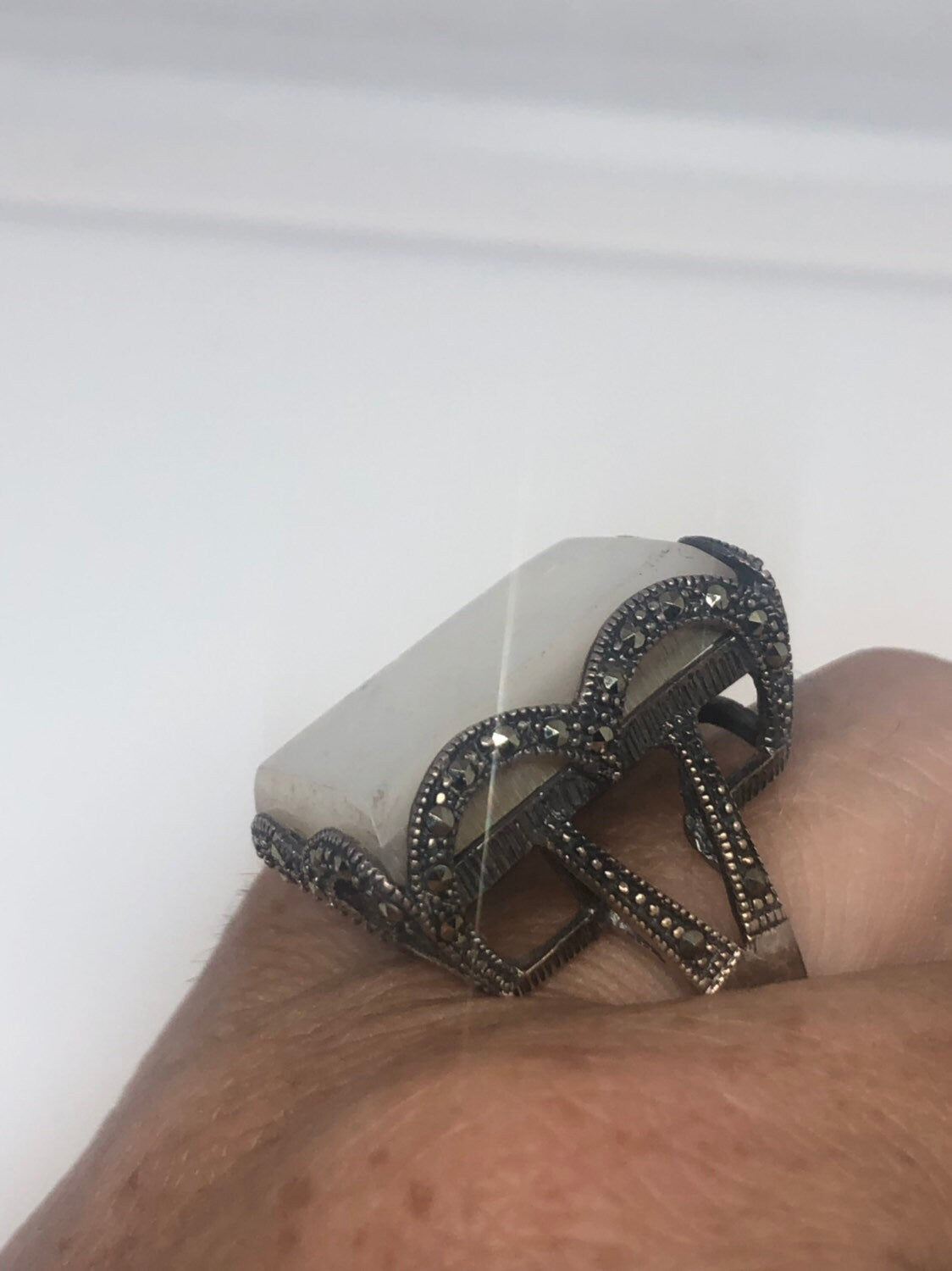 Vintage Mother of Pearl 925 Sterling Silver Marcasite Ring