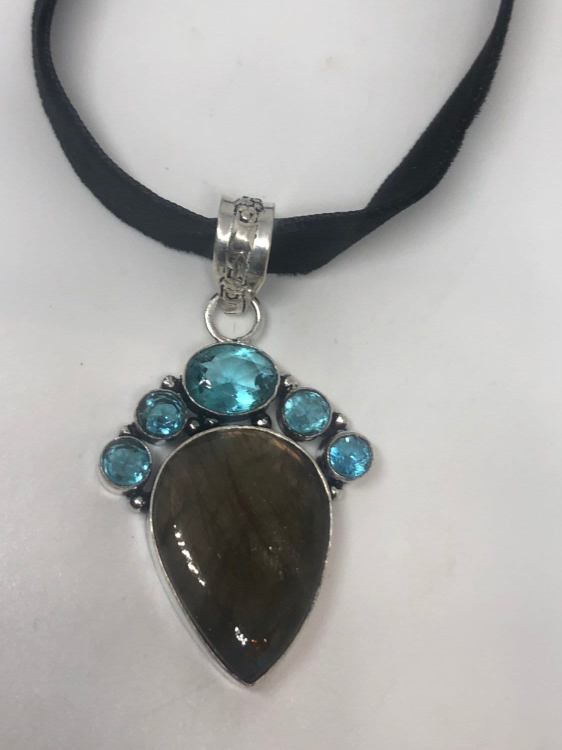 Vintage Silver Genuine Labradorite Gemstone Necklace.