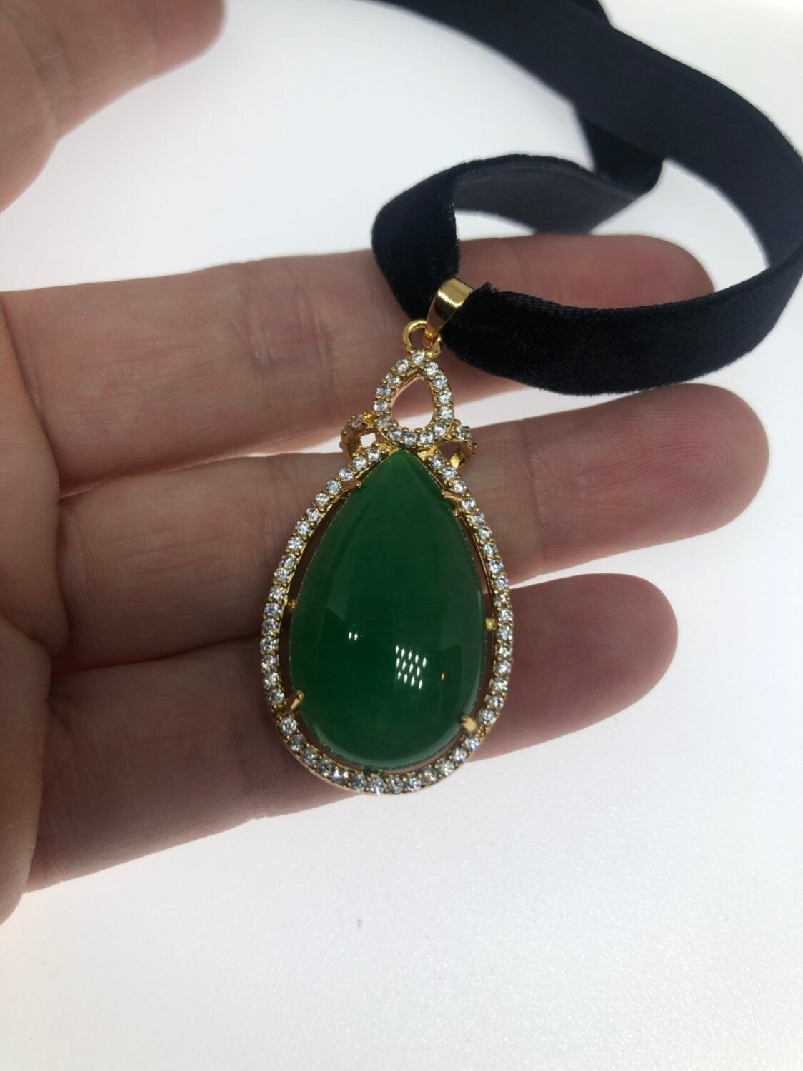 Vintage Green Jade Choker Gold Finish necklace pendant