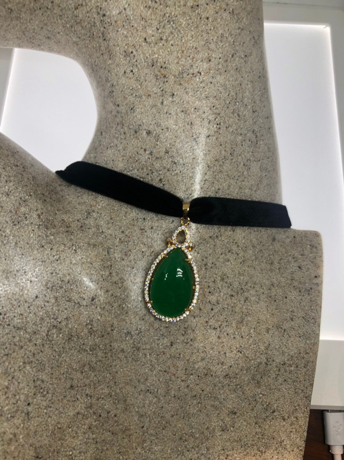 Vintage Green Jade Choker Gold Finish necklace pendant