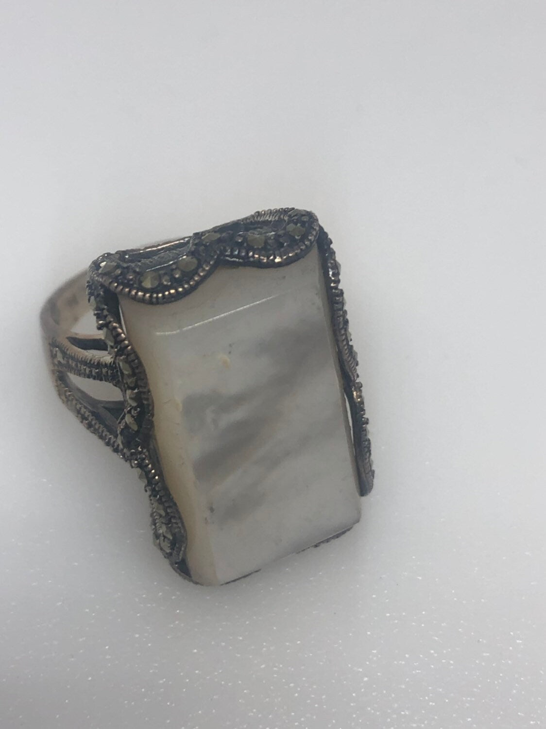 Vintage Mother of Pearl 925 Sterling Silver Marcasite Ring