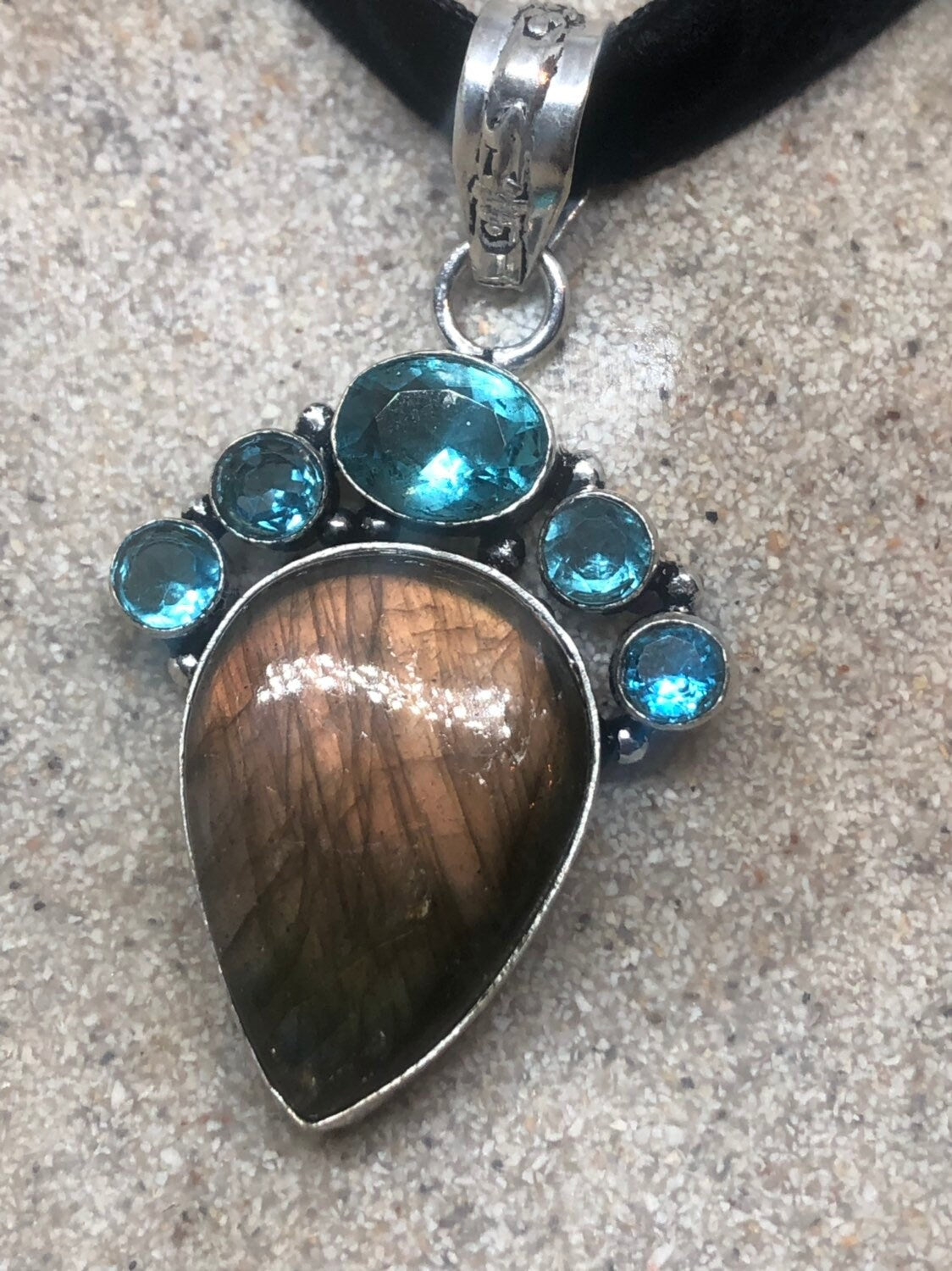 Vintage Silver Genuine Labradorite Gemstone Necklace.