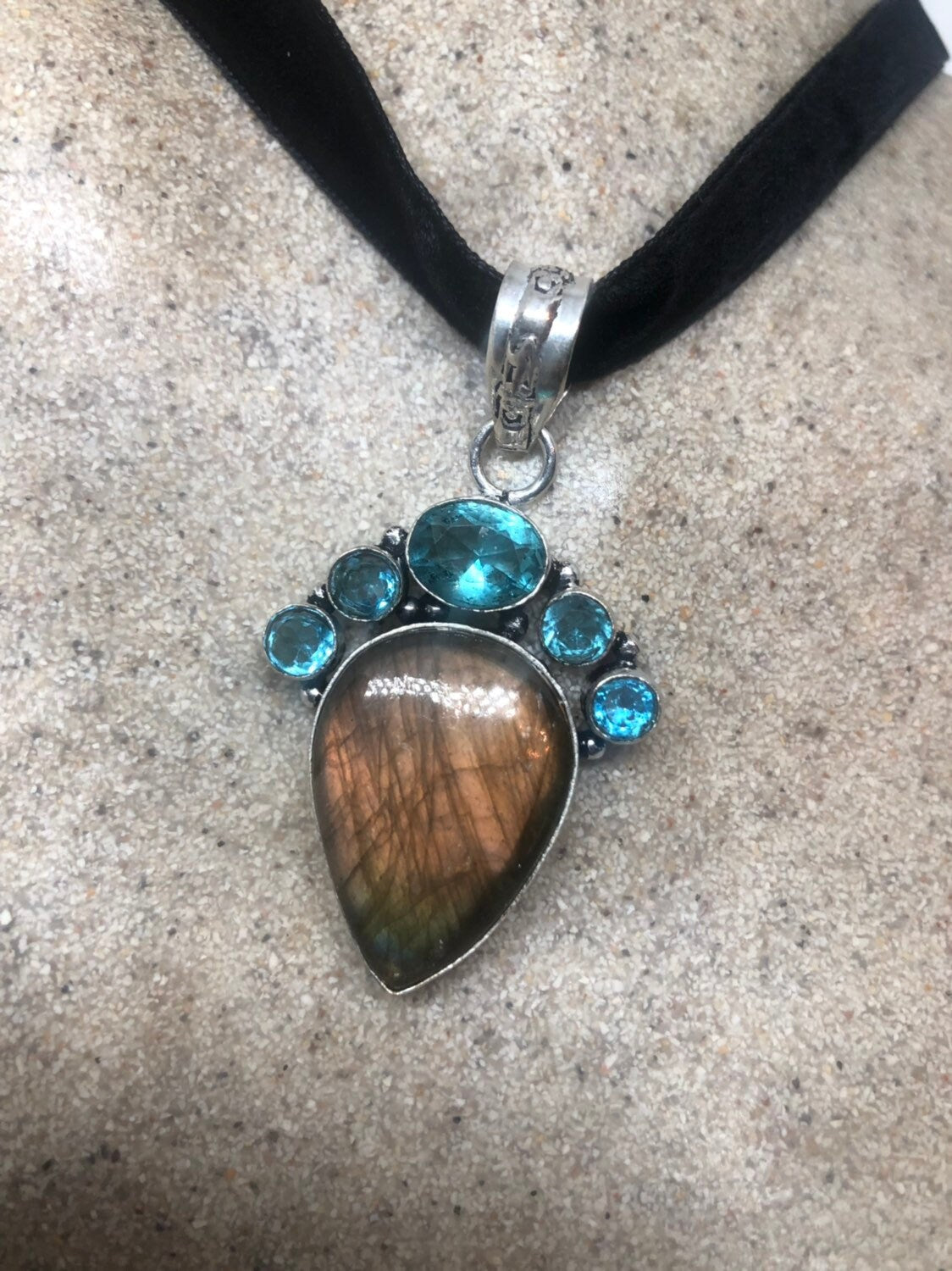 Vintage Silver Genuine Labradorite Gemstone Necklace.