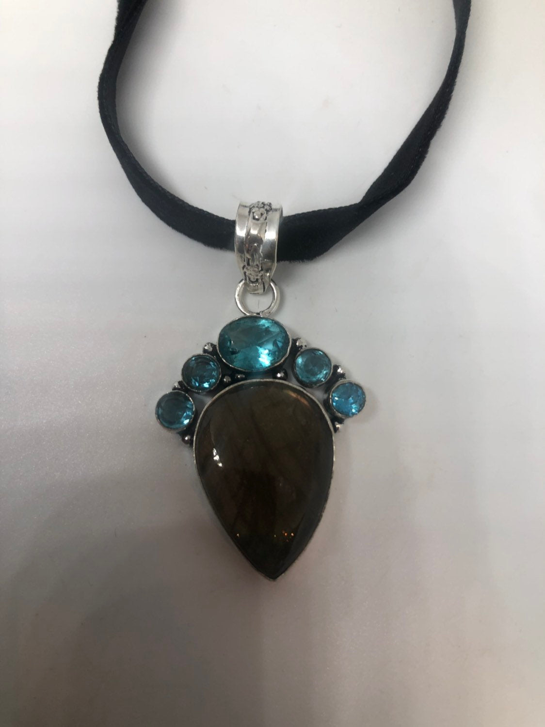 Vintage Silver Genuine Labradorite Gemstone Necklace.