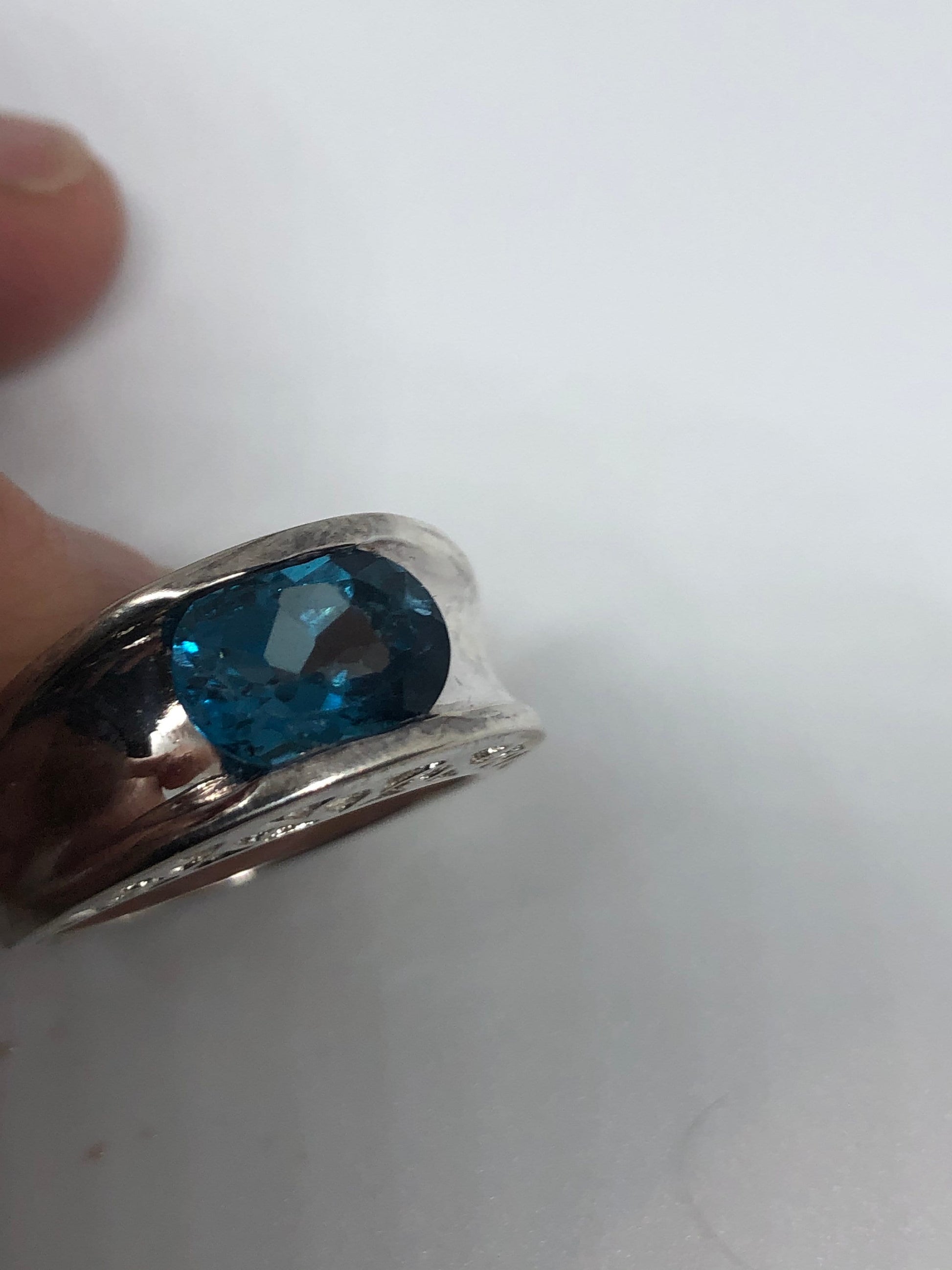 Vintage geniune blue topaz 925 sterling silver Ring Size 8