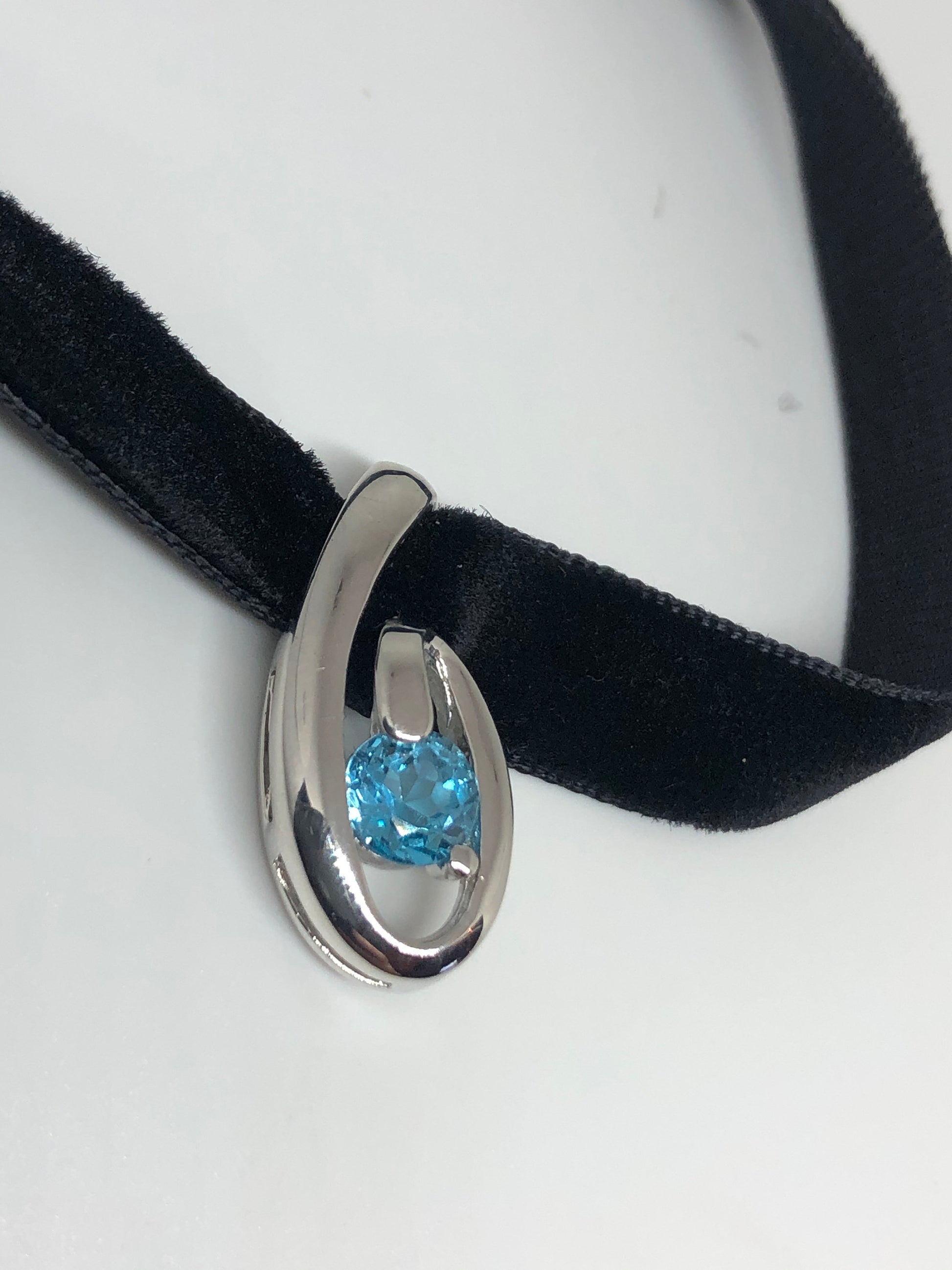 Vintage Genuine Blue Topaz 925 Sterling Silver Deco Choker Necklace Pendant