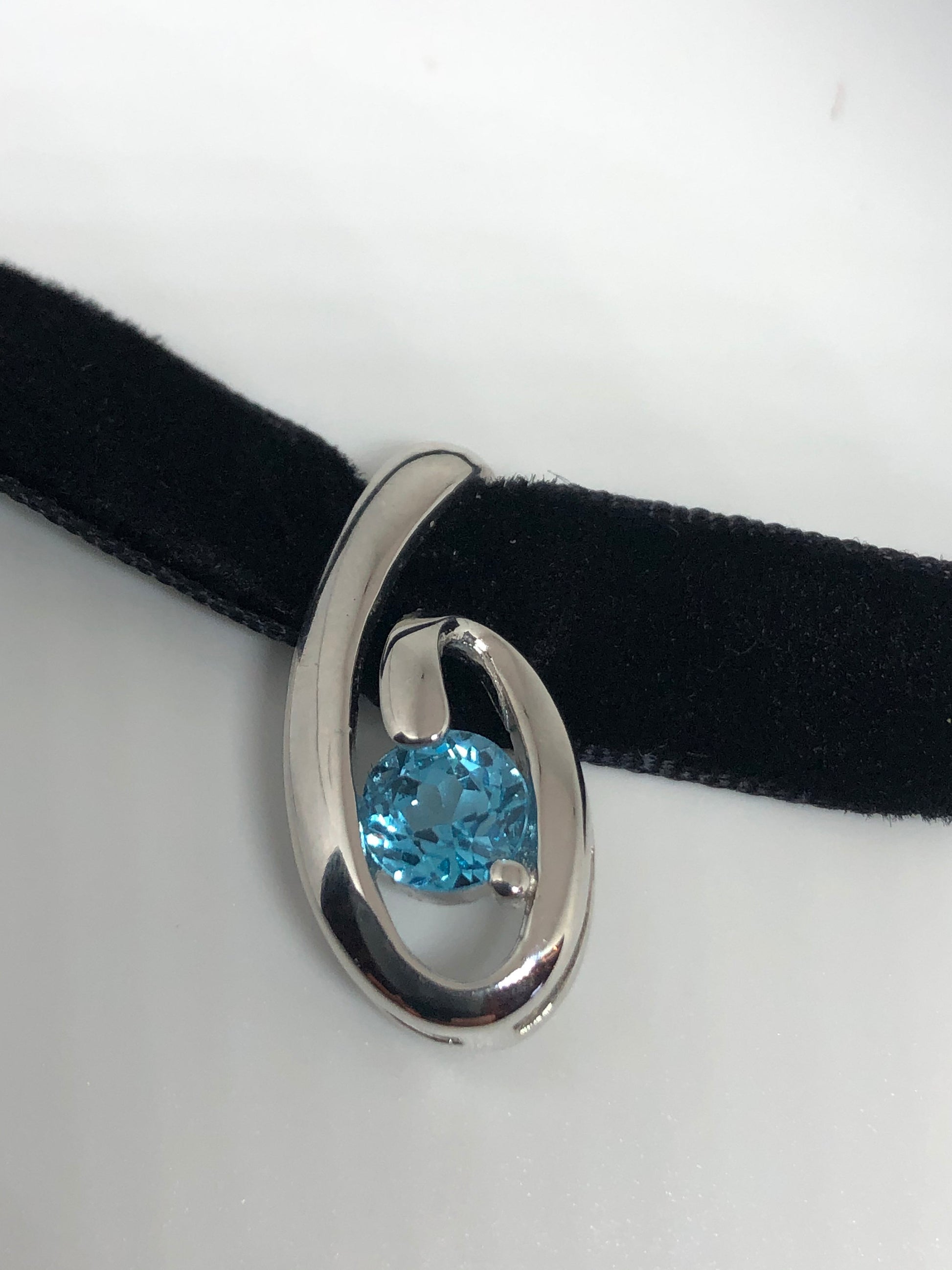 Vintage Genuine Blue Topaz 925 Sterling Silver Deco Choker Necklace Pendant